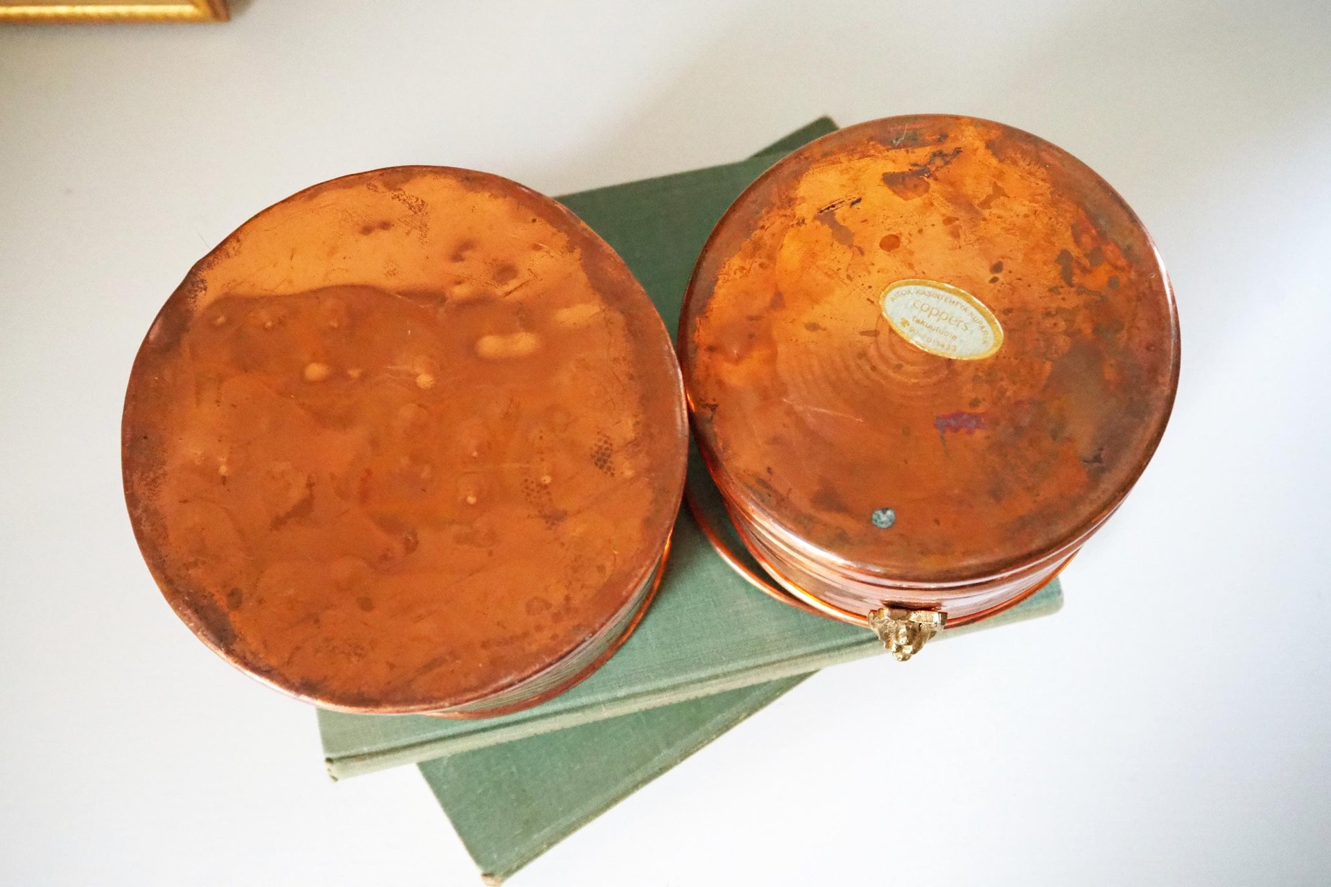 Set of two vintage copper planters | Mismatched copper planters | Round copper planters | Simple copper planters