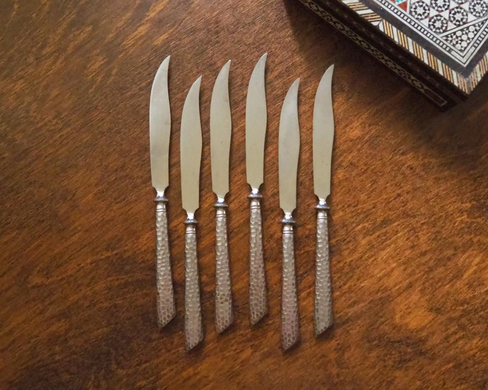 Set of six vintage fruit knives | Vintage fruit knives | Midcentury fruit knives | Silver plated fruit knives