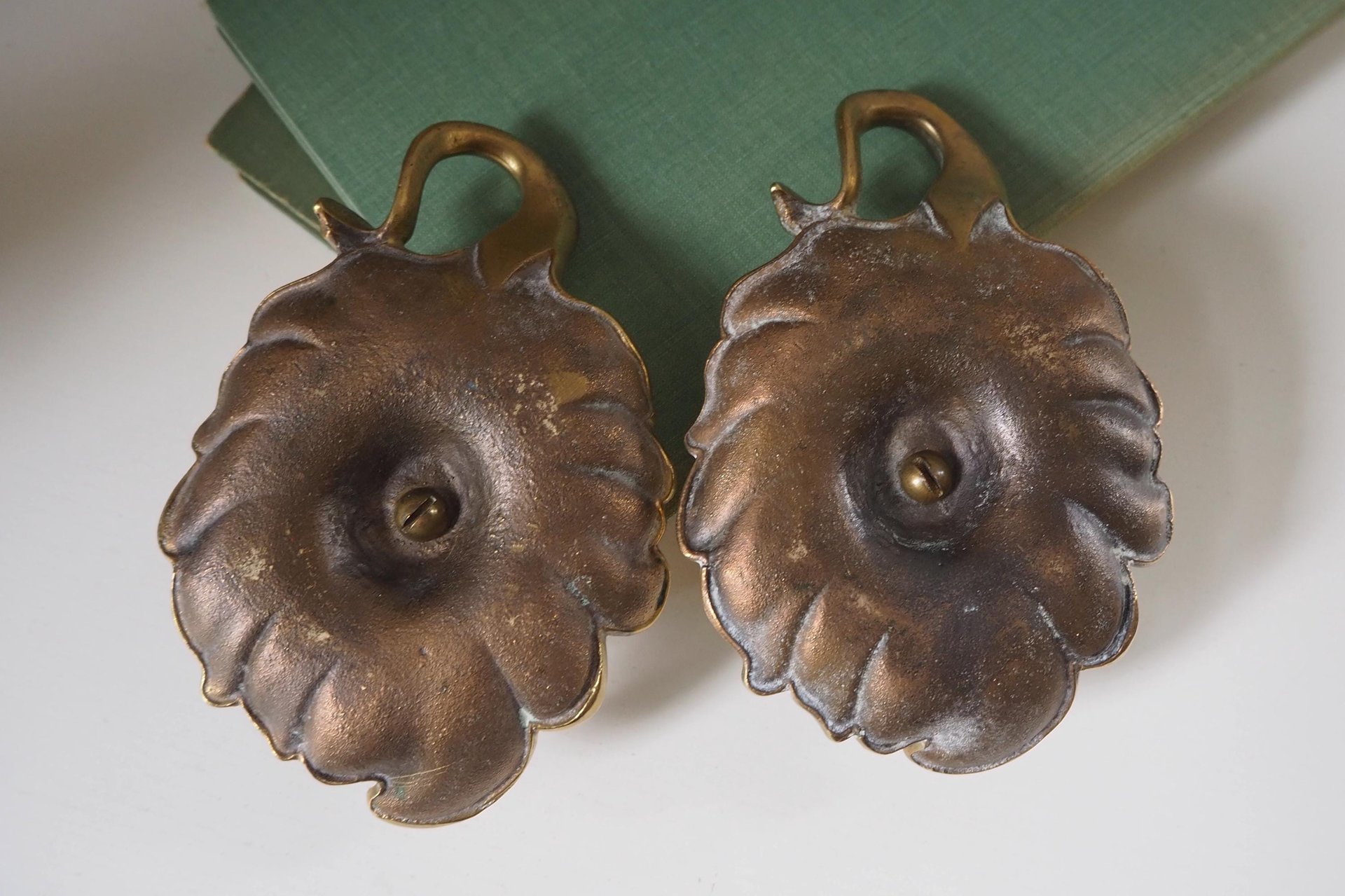 Set of two vintage chamber candlestick holders | Chamber candlestick holders | Antique bronze candleholders | Antique chamber candle holders