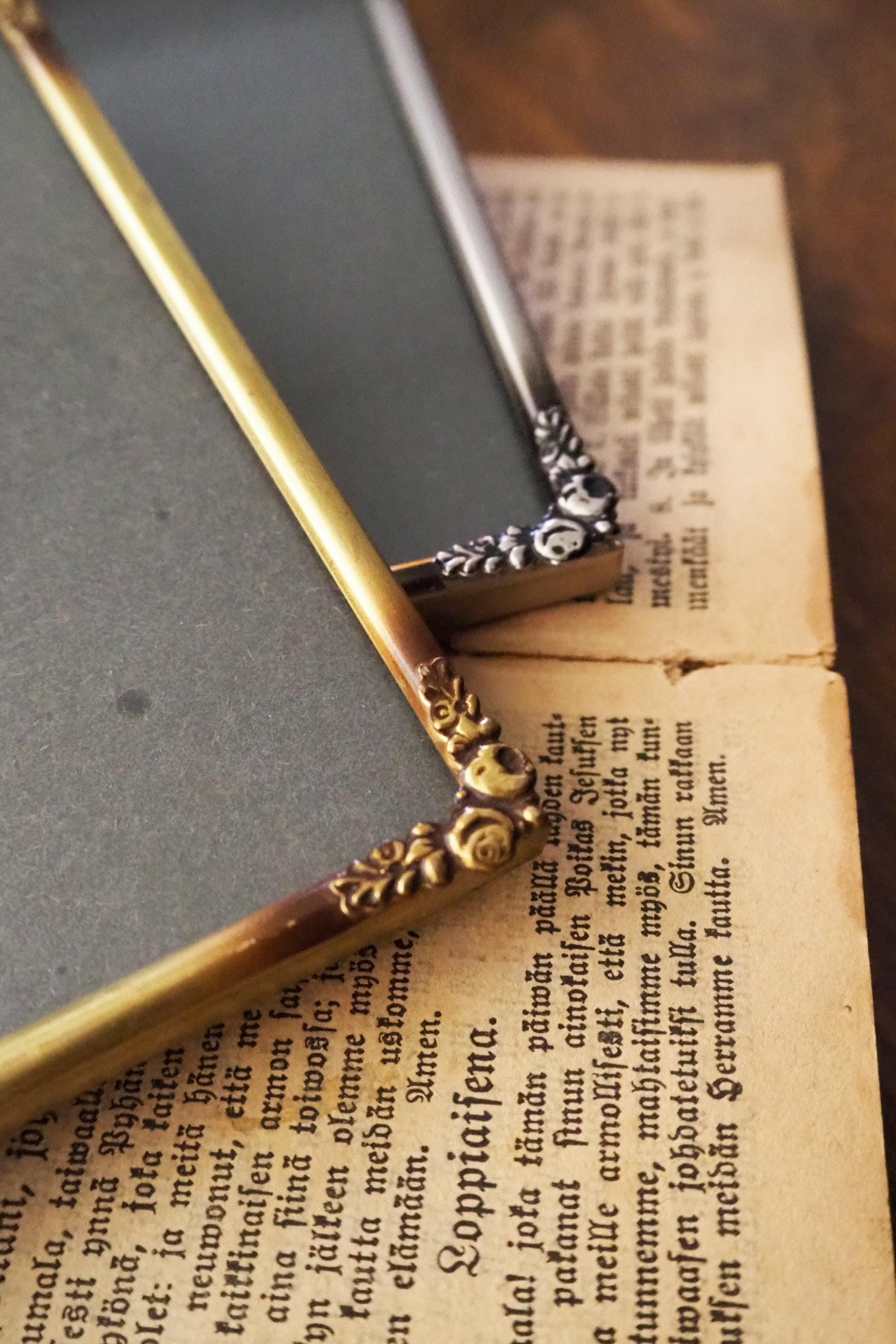 Set of two vintage photo frames | Brass photo frames 9x12 cm | Brass picture frames | Vintage brass picture frame set