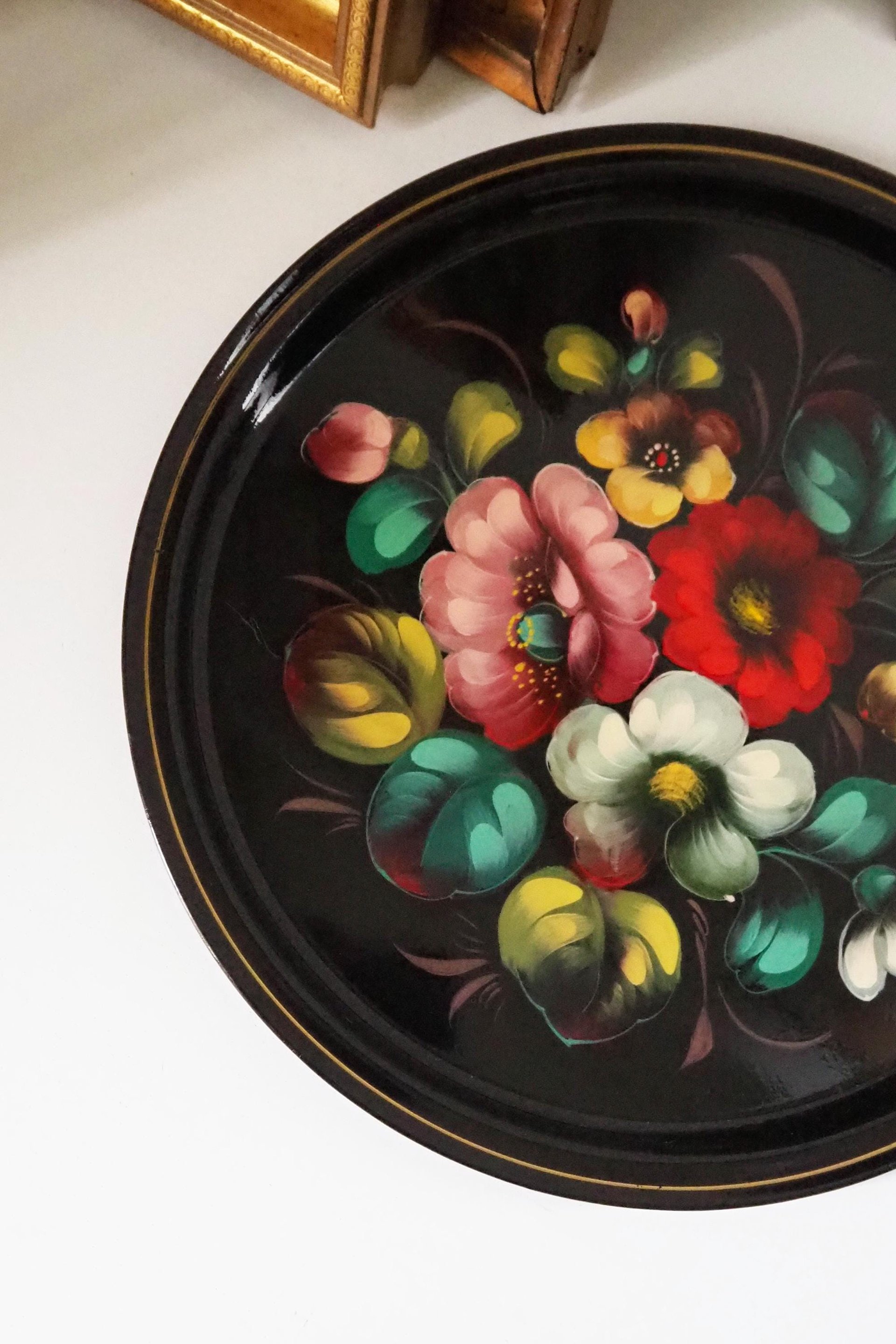 Vintage floral metal tray | Handpainted floral tray | Vintage floral tray | Vintage Zhostovo tray | Round floral metal tray