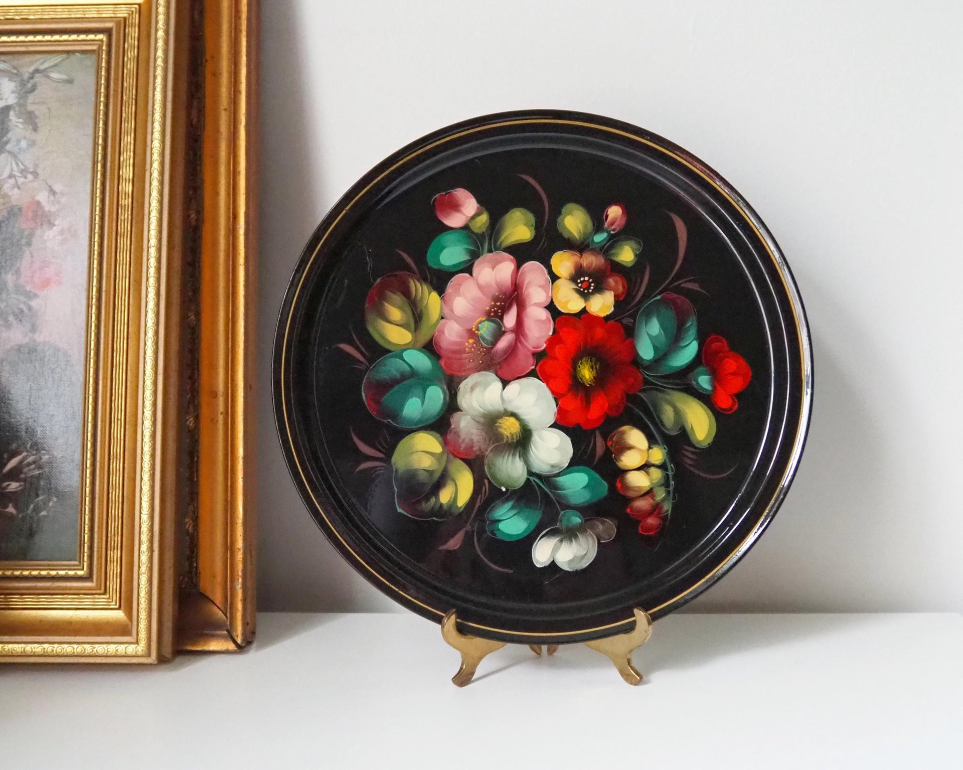 Vintage floral metal tray | Handpainted floral tray | Vintage floral tray | Vintage Zhostovo tray | Round floral metal tray