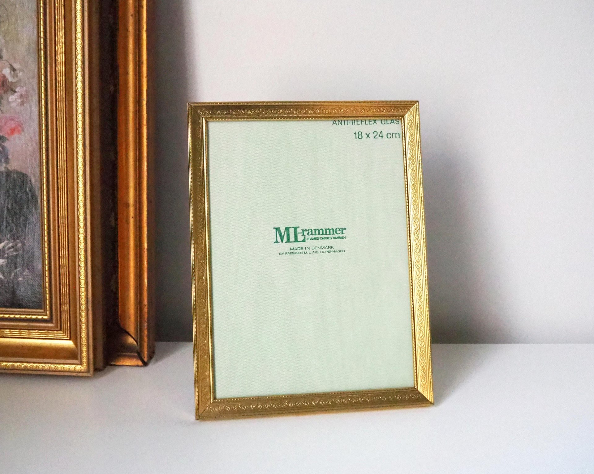 Vintage photo frame 18x24 cm | Vintage brass frame | Brass picture frame | Vintage ML-Rammer picture frame | Danish photo frame