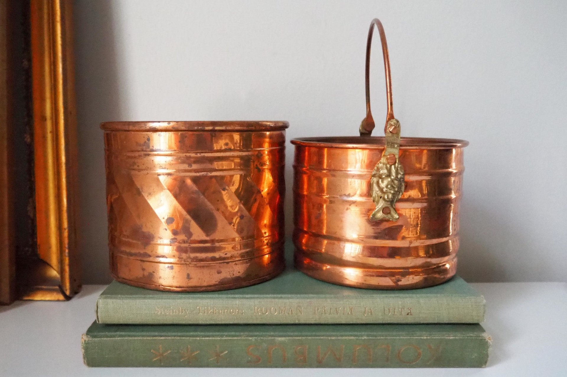 Set of two vintage copper planters | Mismatched copper planters | Round copper planters | Simple copper planters