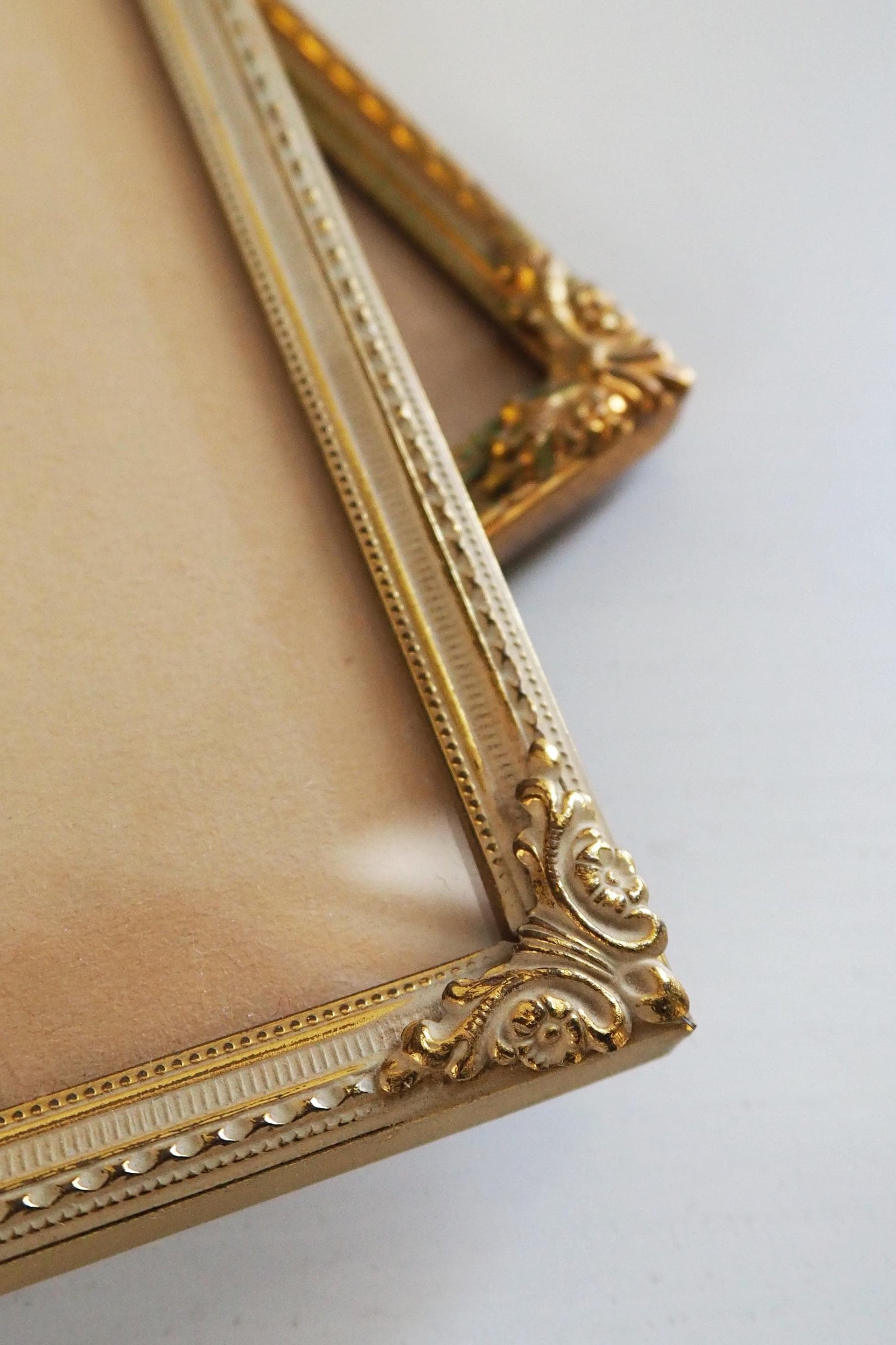 Set of two vintage photo frames | Vintage brass frames | Mismatched vintage frames | Vintage brass frame set 18x24 cm | Vintage brass frames