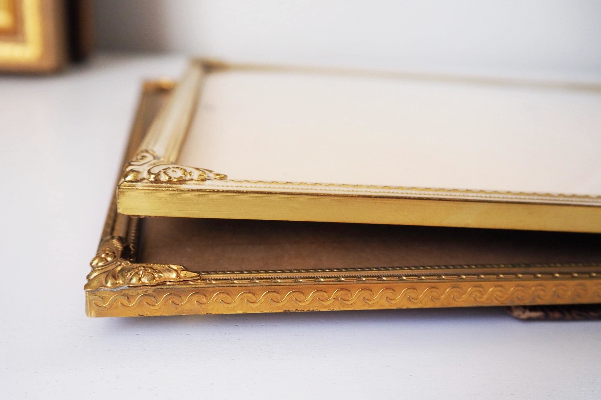 Set of two vintage photo frames | Vintage brass frames | Mismatched vintage frames | Vintage brass frame set 18x24 cm | Vintage brass frames
