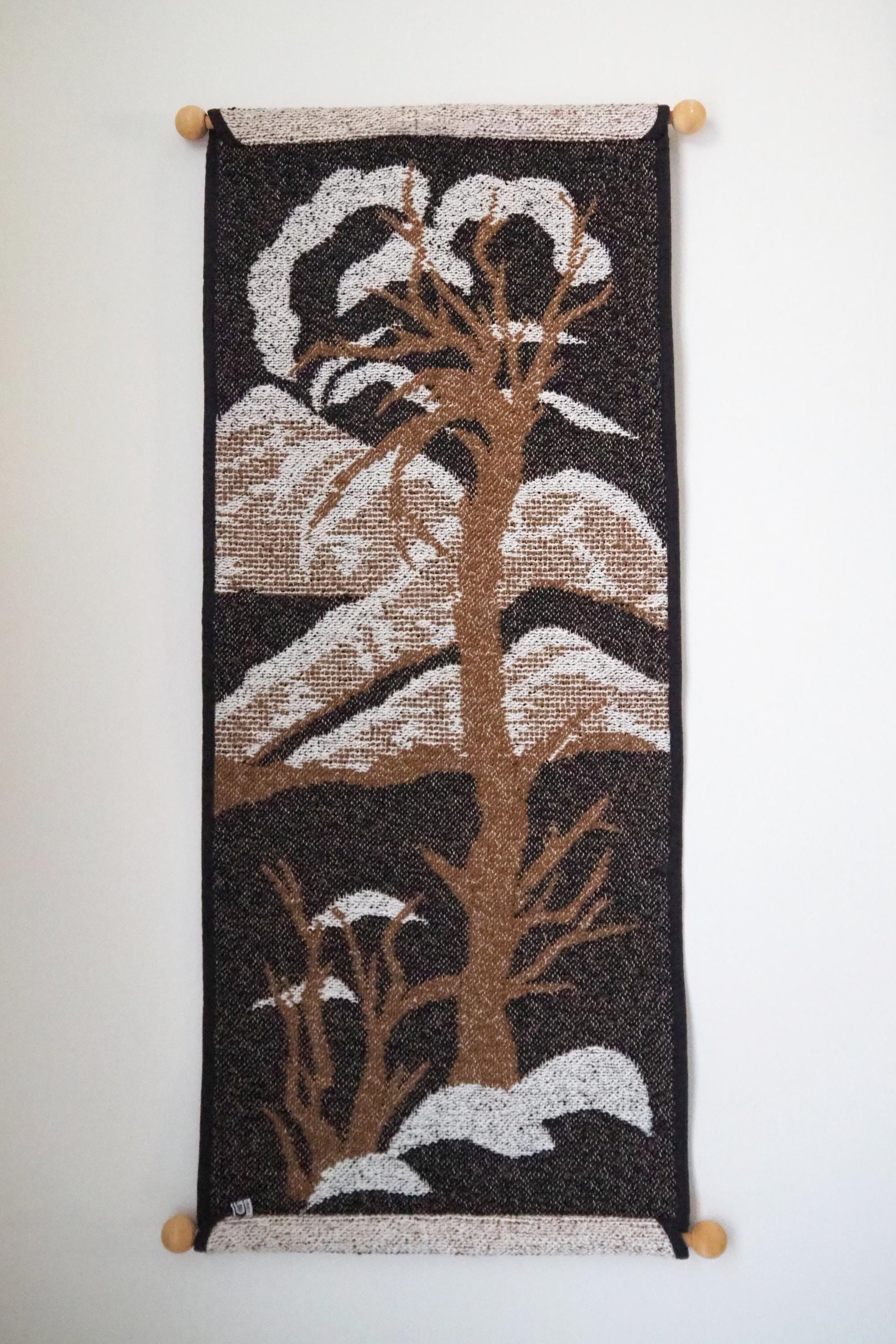 Vintage wall hanging | Long wall hanging | Vintage nature wall hanging | Scandinavian woven textile | Made in Finland
