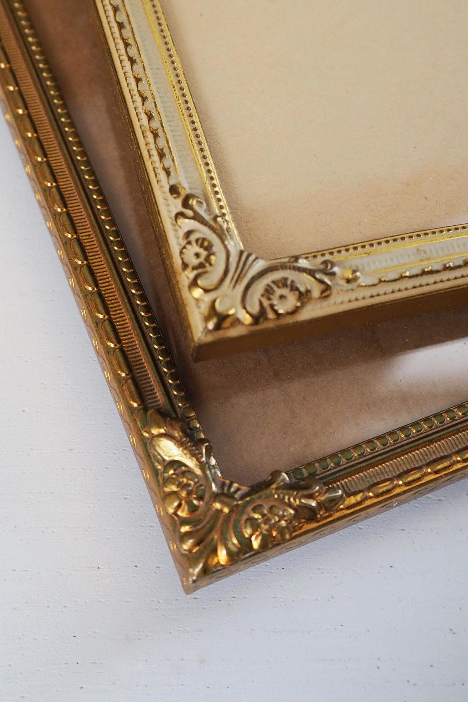 Set of two vintage photo frames | Vintage brass frames | Mismatched vintage frames | Vintage brass frame set 18x24 cm | Vintage brass frames