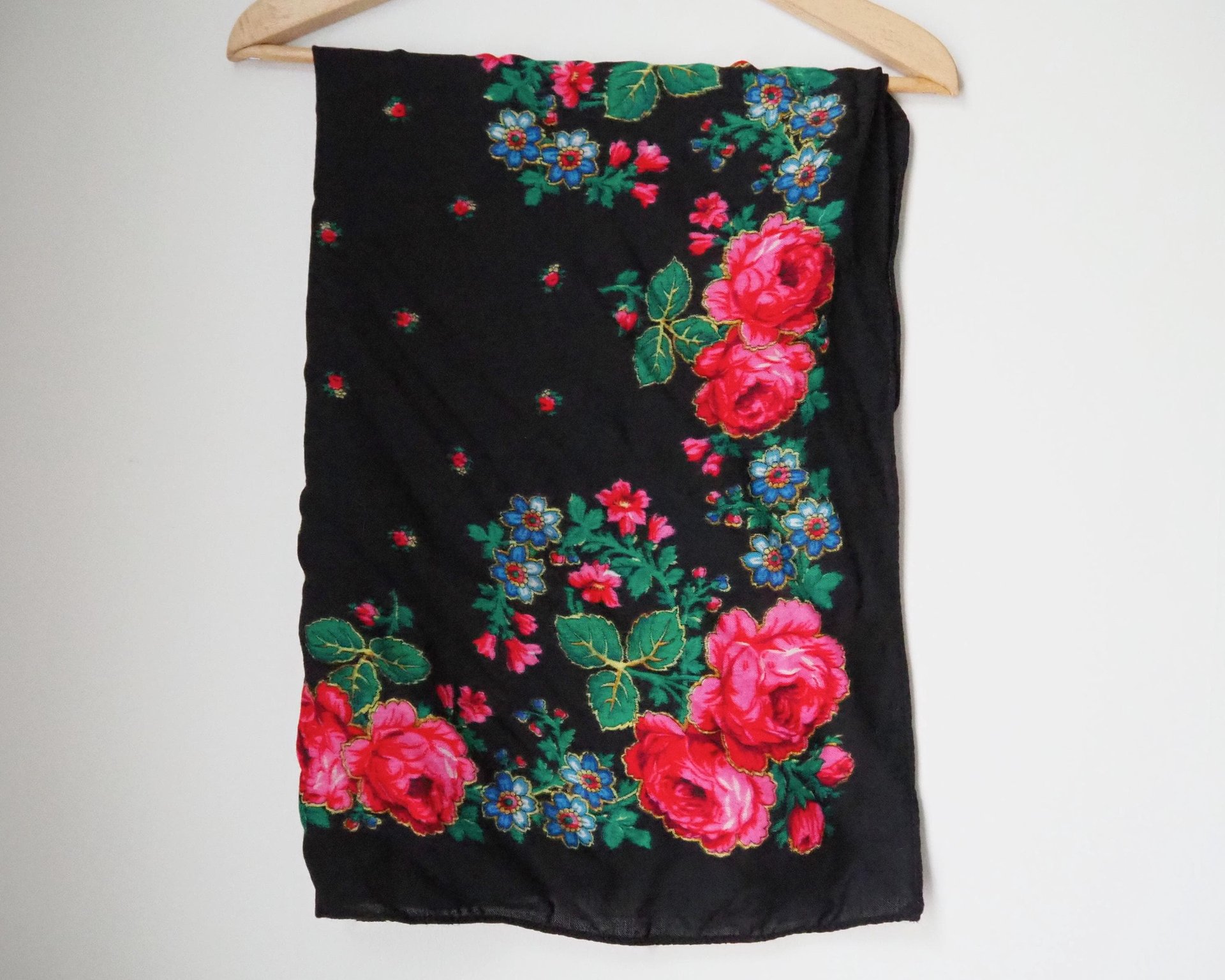 Vintage floral scarves | Floral scarf with a fringe | Vintage wool scarf | Vintage wool shawl | Vintage floral scarf