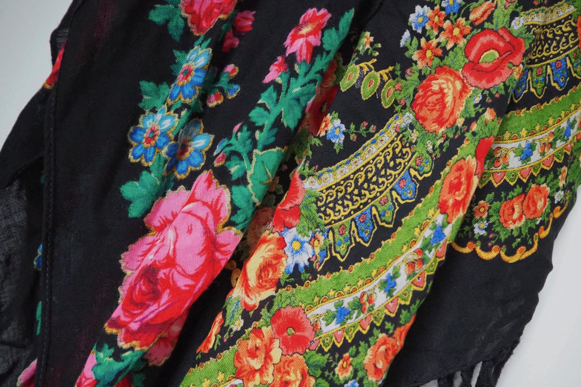 Vintage floral scarves | Floral scarf with a fringe | Vintage wool scarf | Vintage wool shawl | Vintage floral scarf