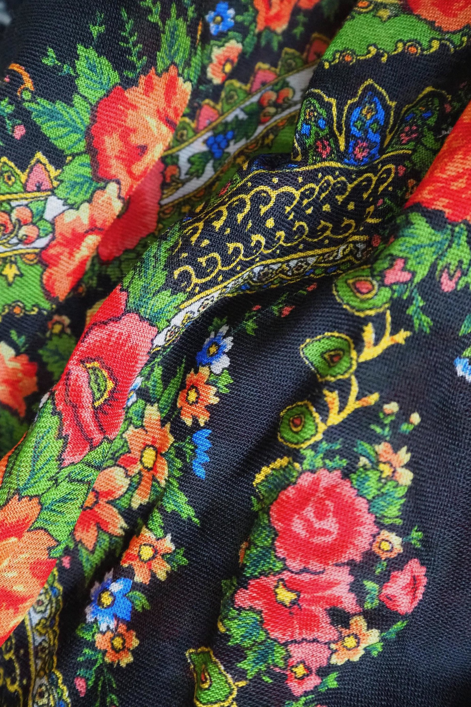 Vintage floral scarves | Floral scarf with a fringe | Vintage wool scarf | Vintage wool shawl | Vintage floral scarf
