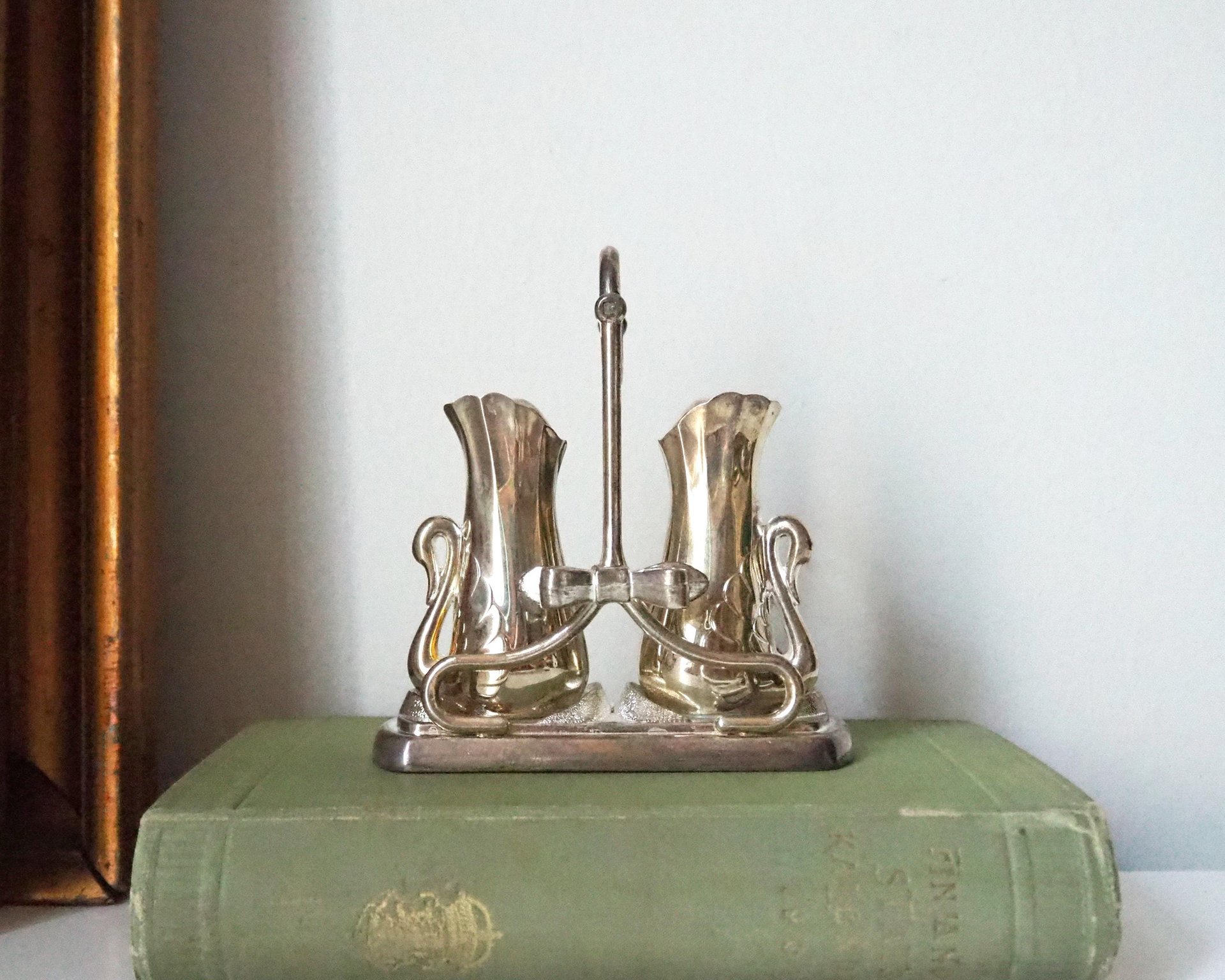 Vintage salt and pepper shakers | Swan salt and pepper shakers | Silver plated salt and pepper shakers | Salt and pepper shaker set