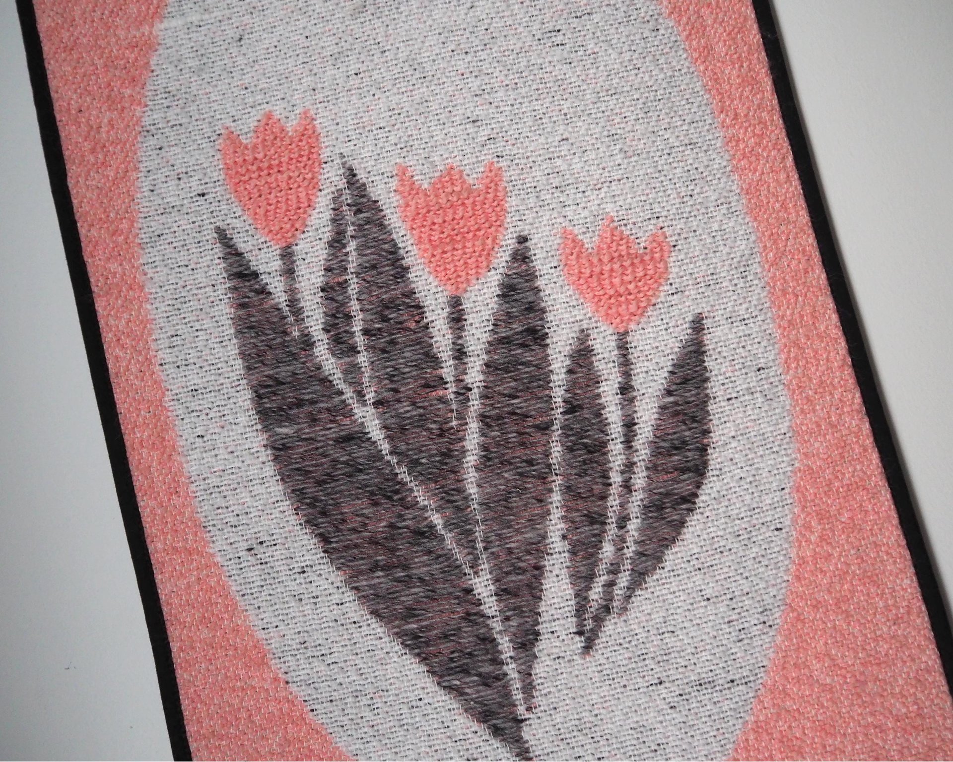 Vintage wall hanging | Pink floral wall hanging | Vintage floral wall hanging | Scandinavian woven textile | Made in Finland