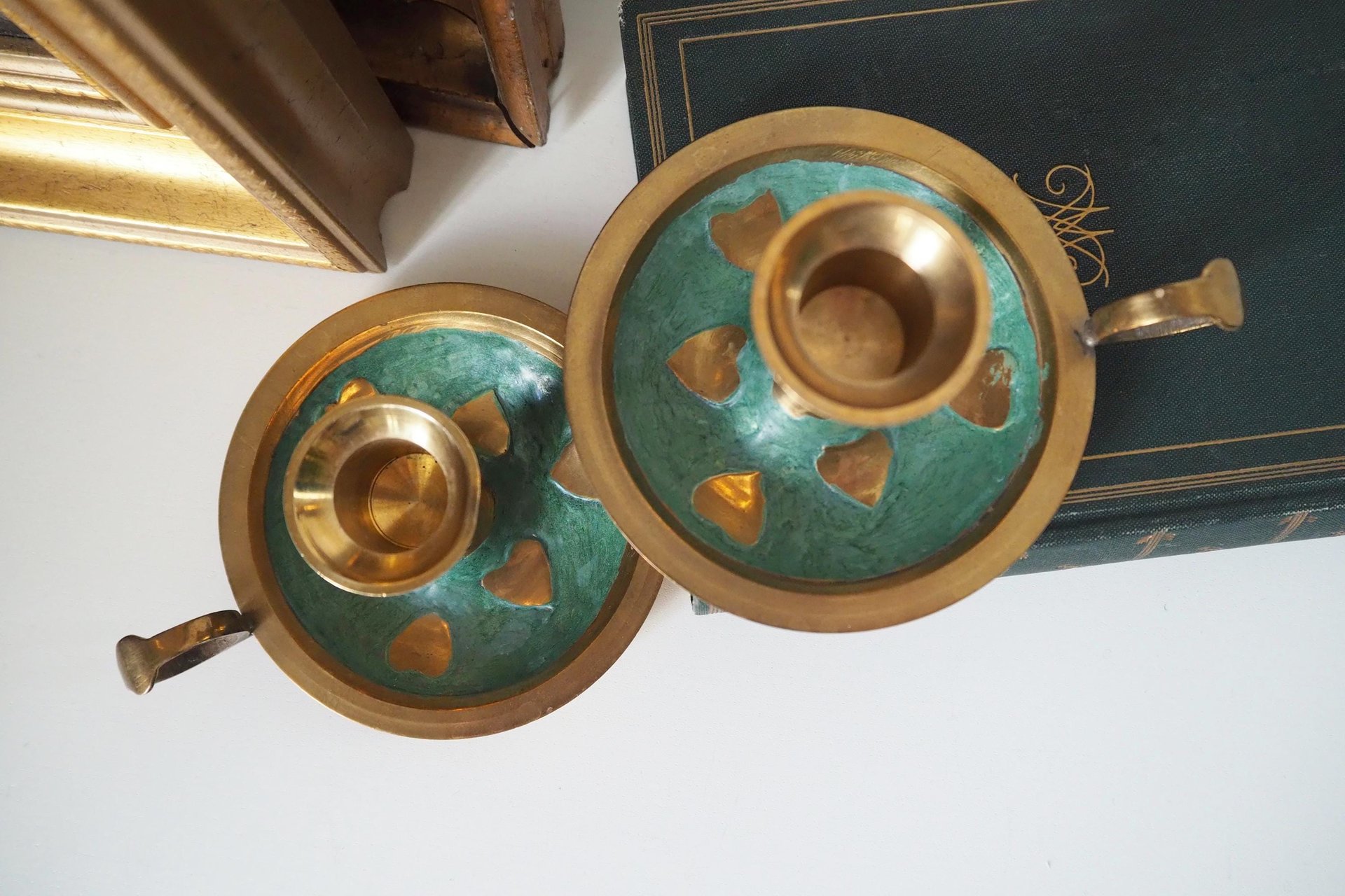 Set of two vintage chamber candlestick holders | Chamber candlestick holders | Vintage brass candleholders | Enamelled brass candle holders