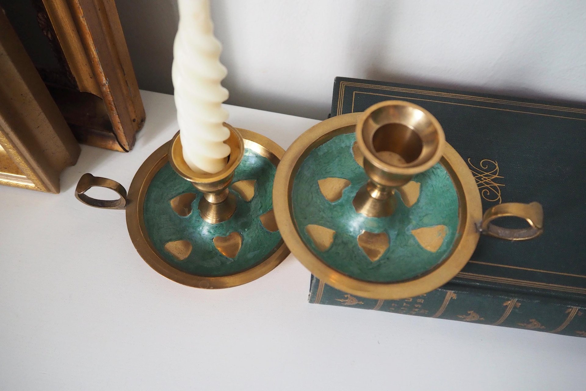 Set of two vintage chamber candlestick holders | Chamber candlestick holders | Vintage brass candleholders | Enamelled brass candle holders