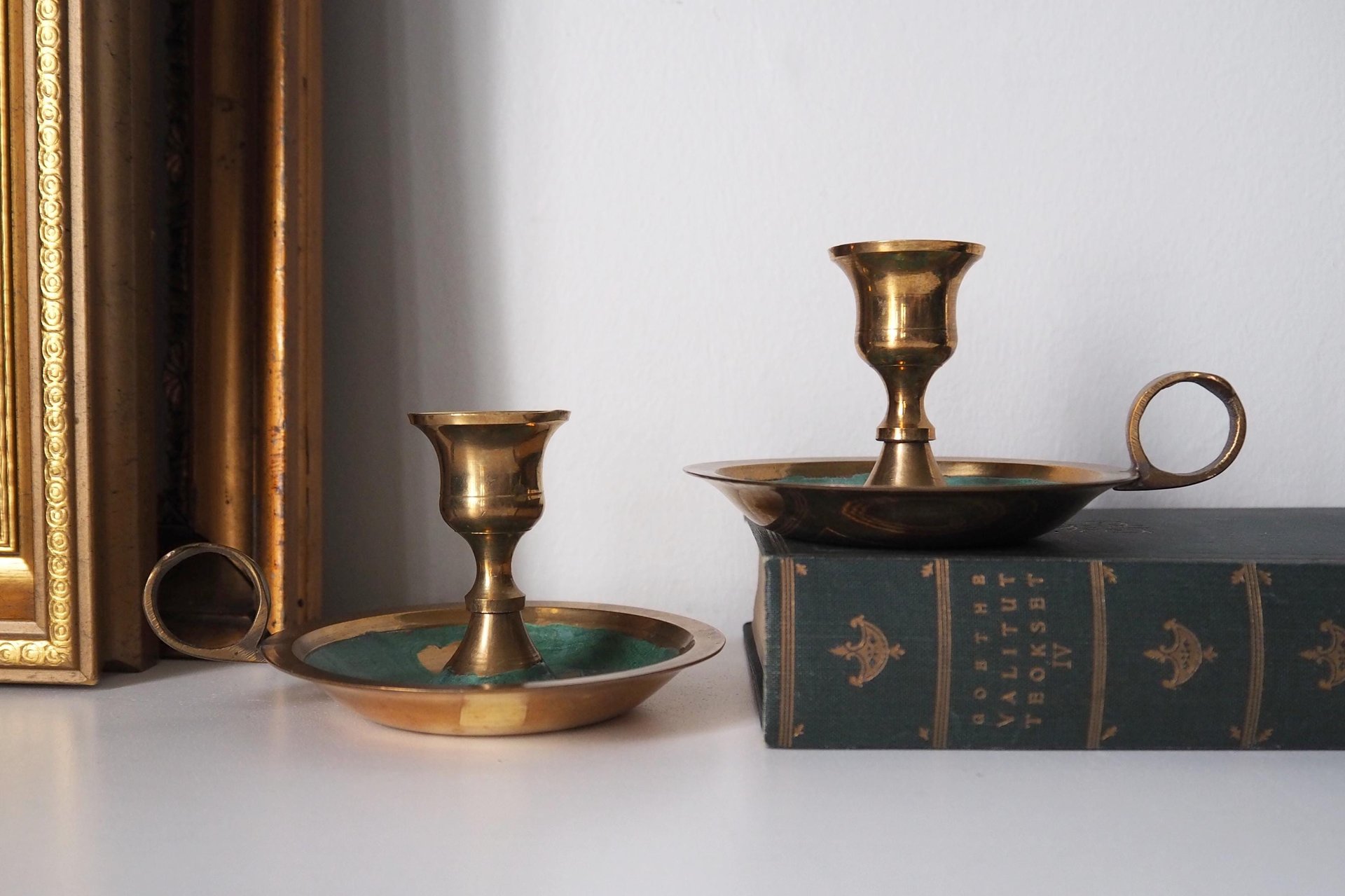 Set of two vintage chamber candlestick holders | Chamber candlestick holders | Vintage brass candleholders | Enamelled brass candle holders