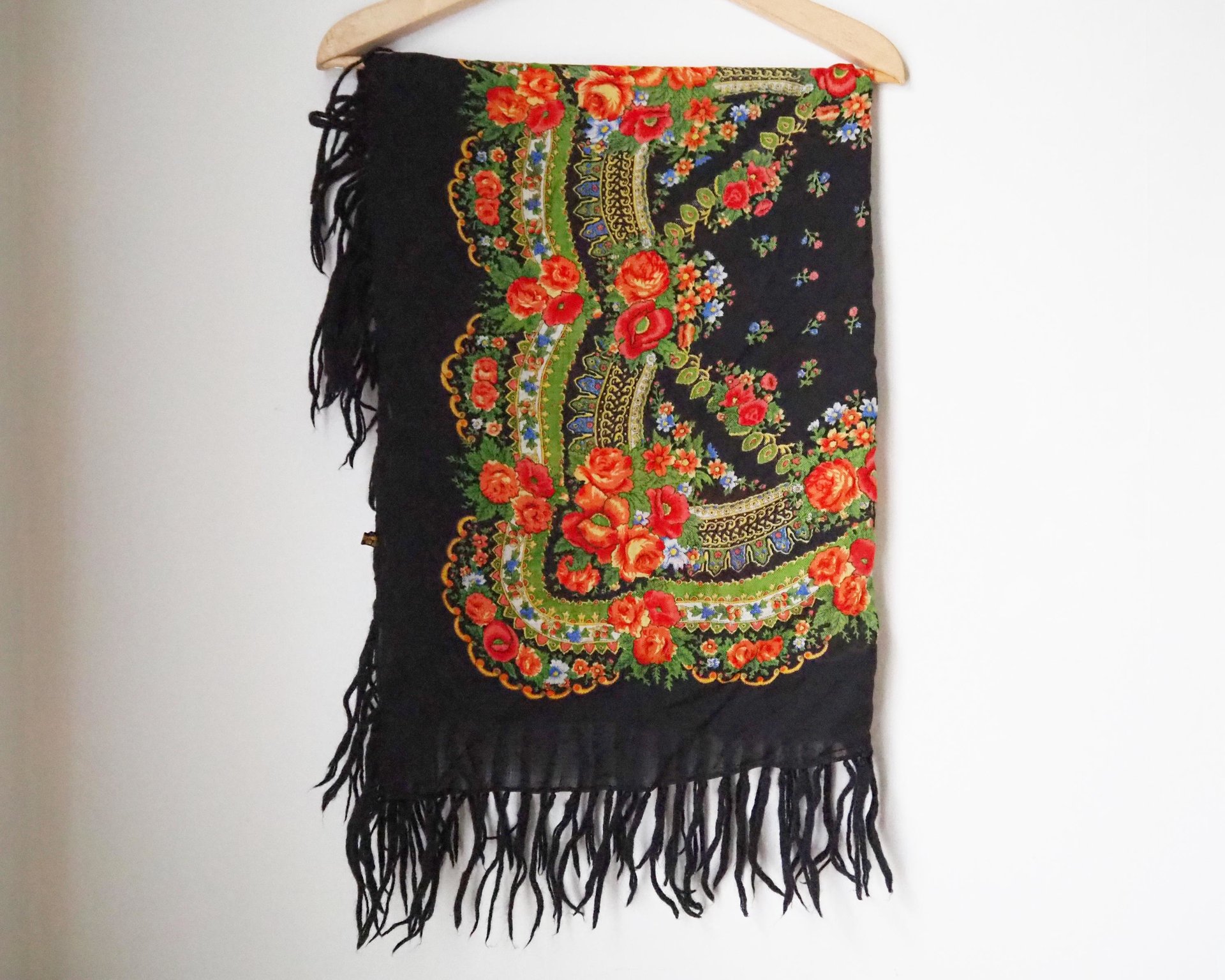 Vintage floral scarves | Floral scarf with a fringe | Vintage wool scarf | Vintage wool shawl | Vintage floral scarf