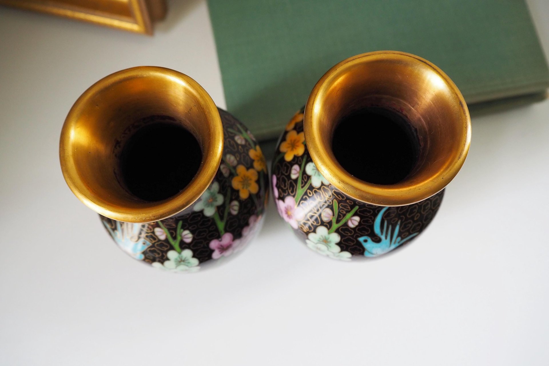 Vintage Cloisonné vase set | Mirrored pair of Cloisonné vases | Vintage vases | Cloisonné vases | Matching Cloisonné vases