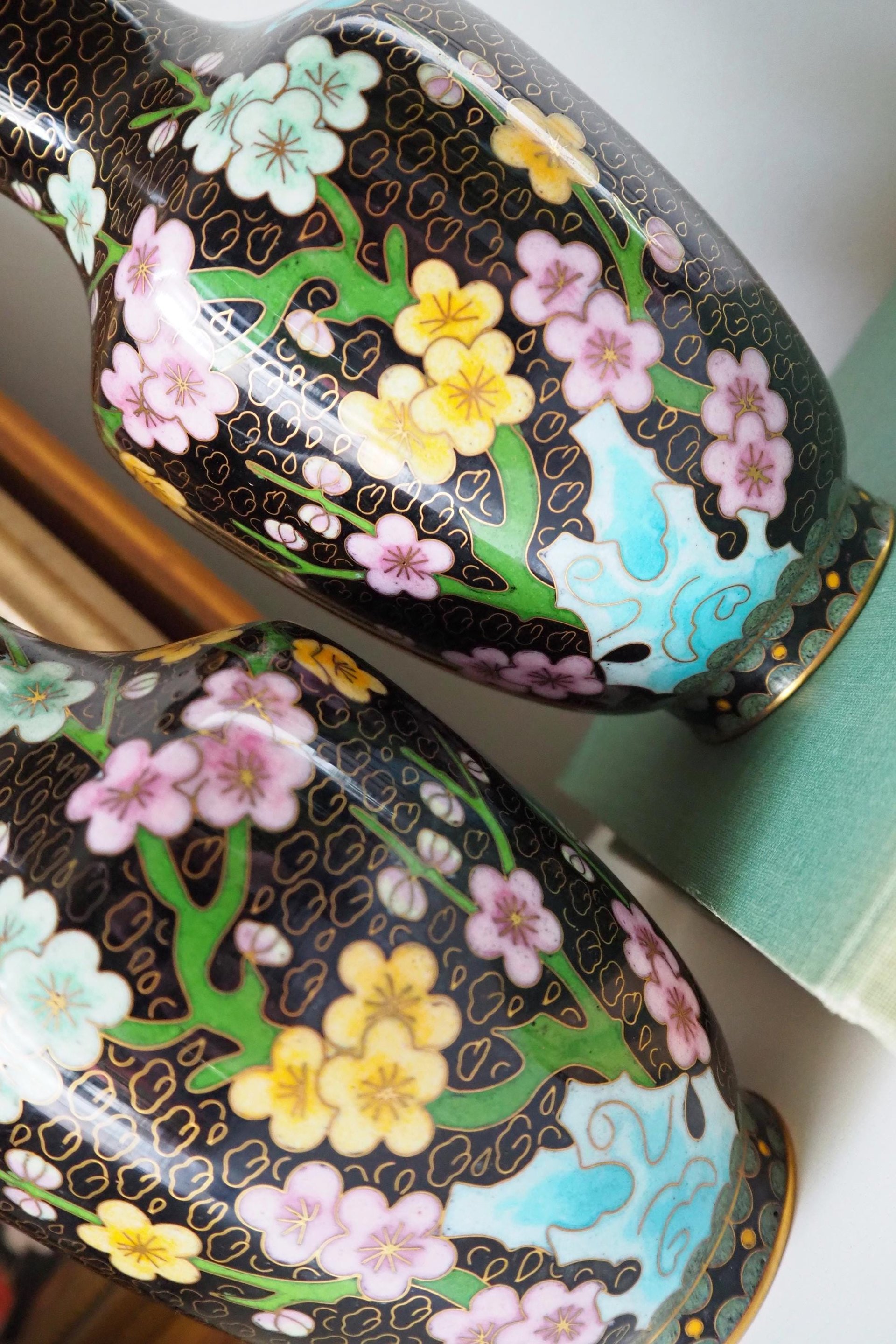Vintage Cloisonné vase set | Mirrored pair of Cloisonné vases | Vintage vases | Cloisonné vases | Matching Cloisonné vases