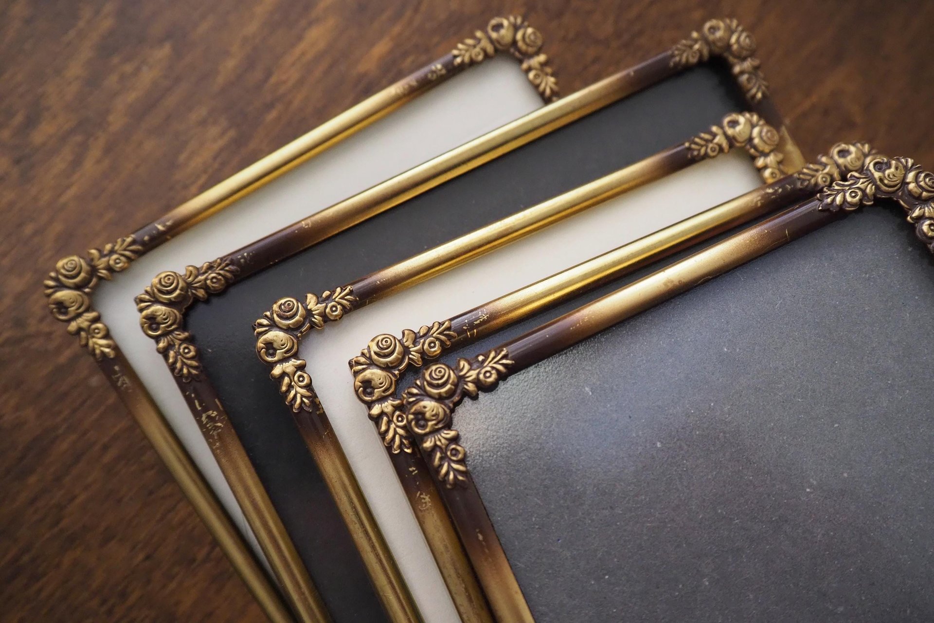 Set of five vintage photo frames | Set of five floral vintage frames | Vintage brass picture frames | Vintage brass frame set