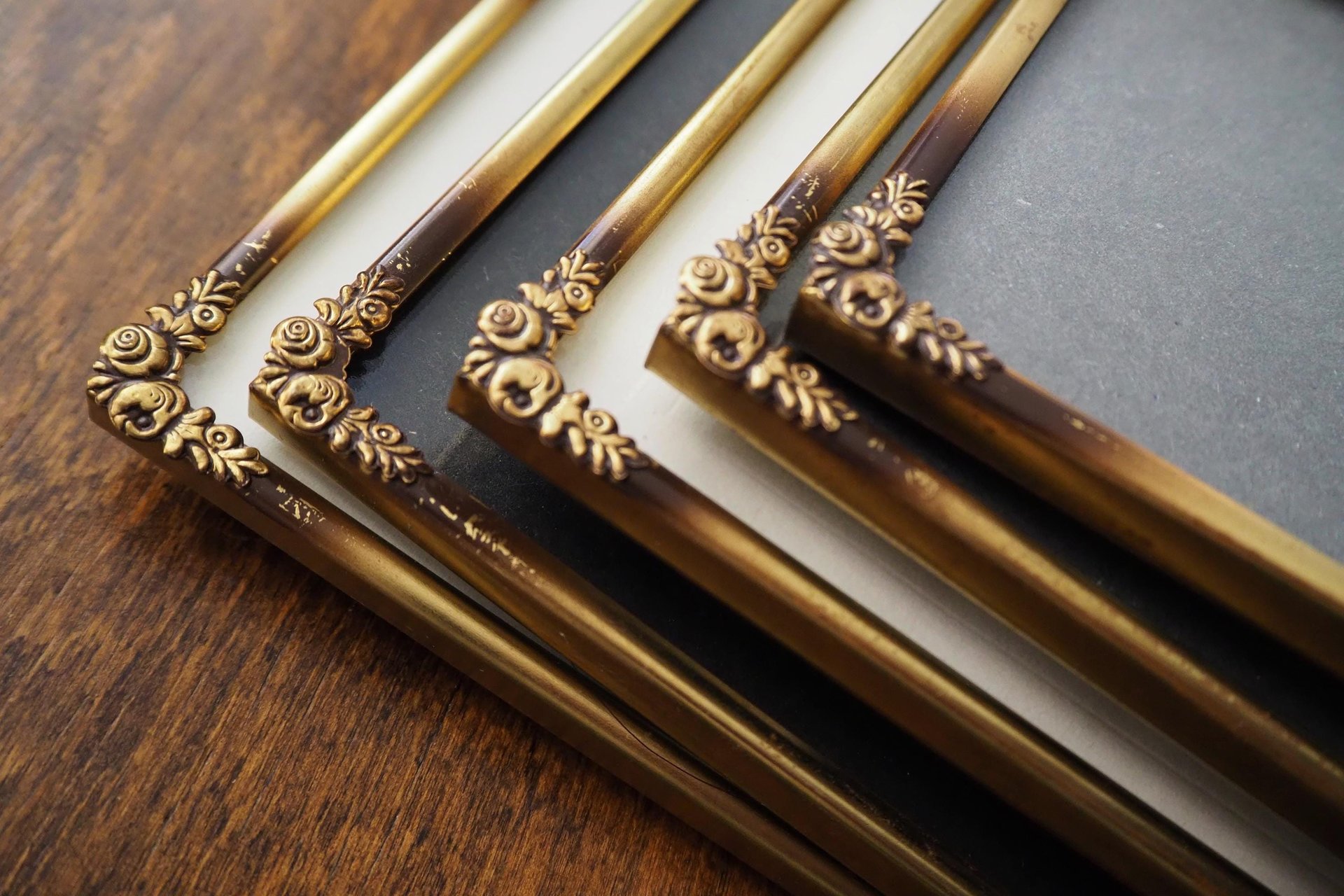 Set of five vintage photo frames | Set of five floral vintage frames | Vintage brass picture frames | Vintage brass frame set