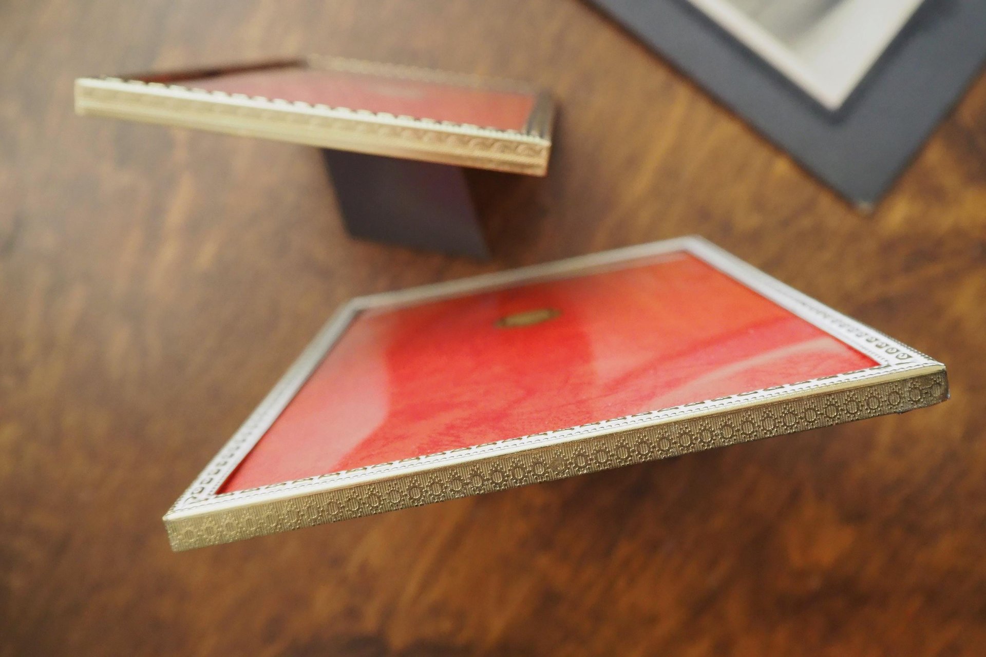 Vintage photo frames | Set of two vintage photo frames | Brass picture frames | Mismatched vintage frames | Made in Denmark