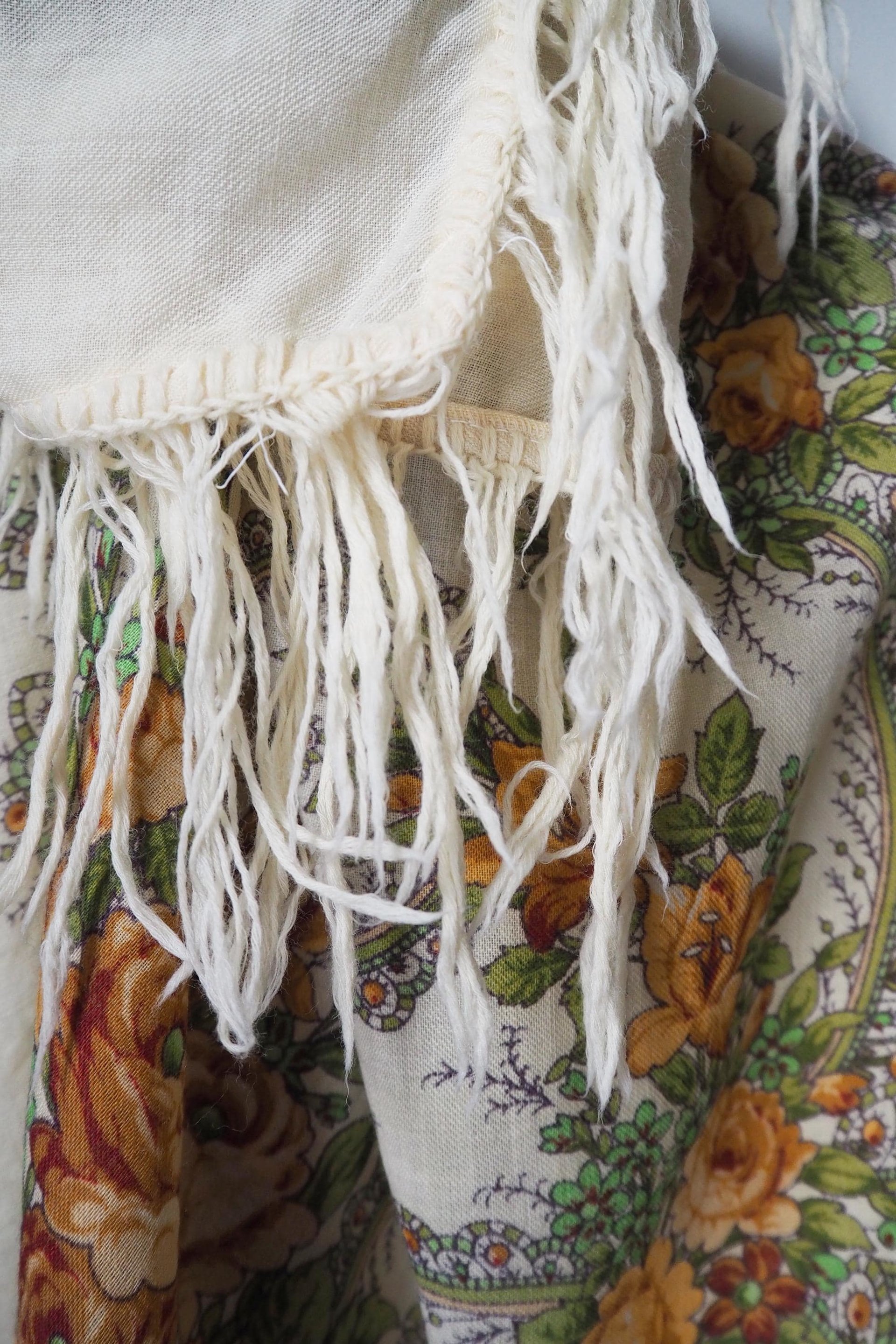 Vintage floral scarf | Large vintage wool scarf | Floral shawl with fringe | Vintage wool shawl | Retro floral scarf | Slavic floral scarf