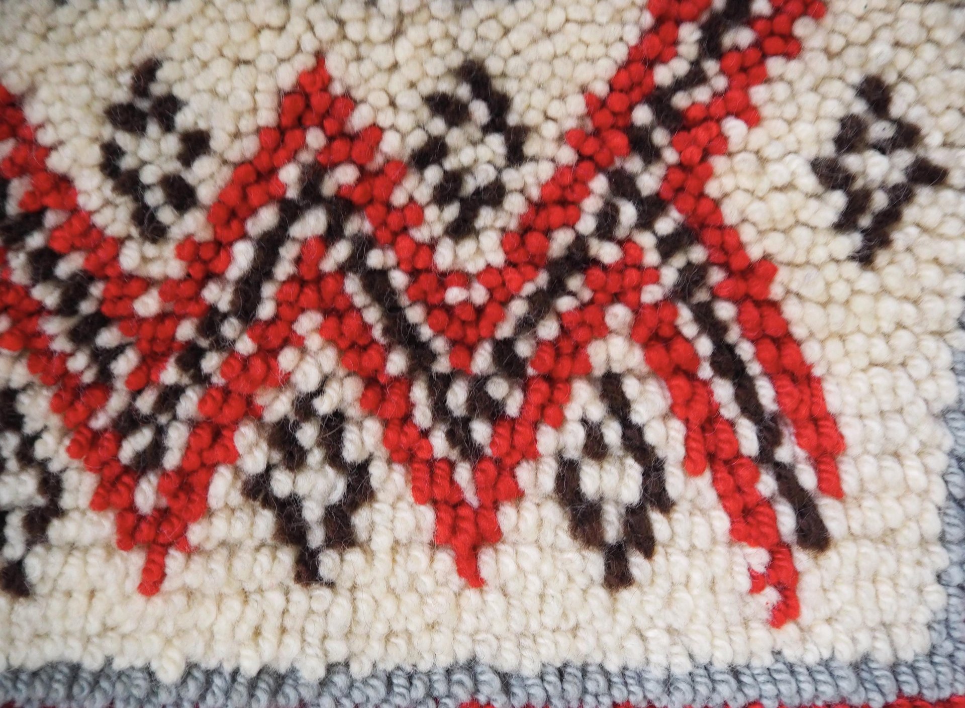 Vintage Rya wall hanging | Scandinavian Rya rug | Woollen vintage wall hanging | Vintage Rya rug | Traditional Scandinavian wall hanging