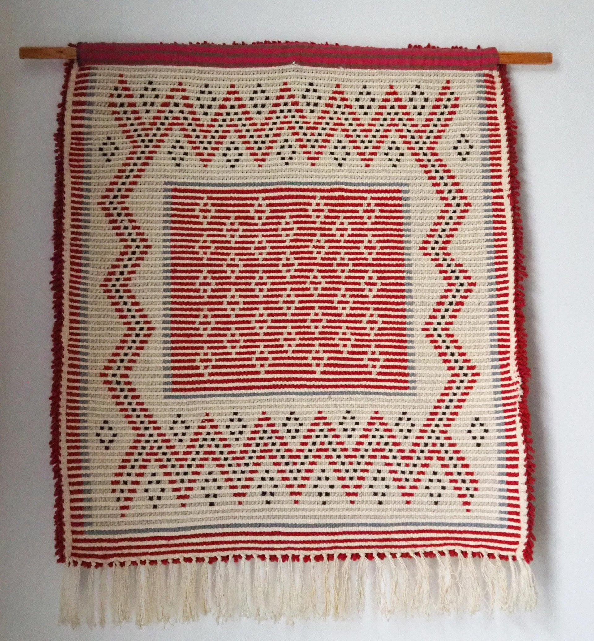Vintage Rya wall hanging | Scandinavian Rya rug | Woollen vintage wall hanging | Vintage Rya rug | Traditional Scandinavian wall hanging