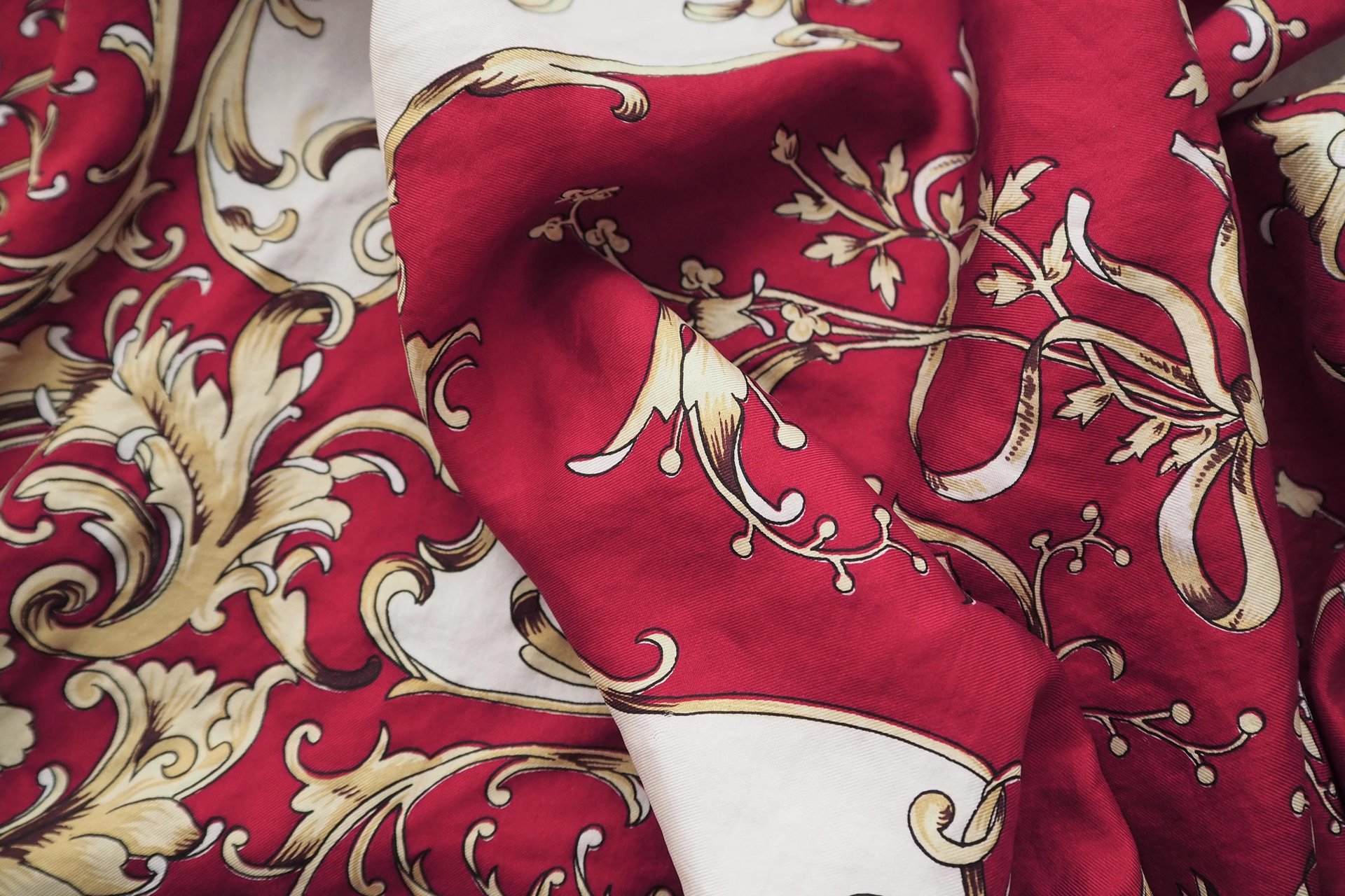 Vintage silk scarf | Baroque silk scarf | Large vintage silk scarf | Red, white and yellow silk scarf | Hand-rolled silk scarf