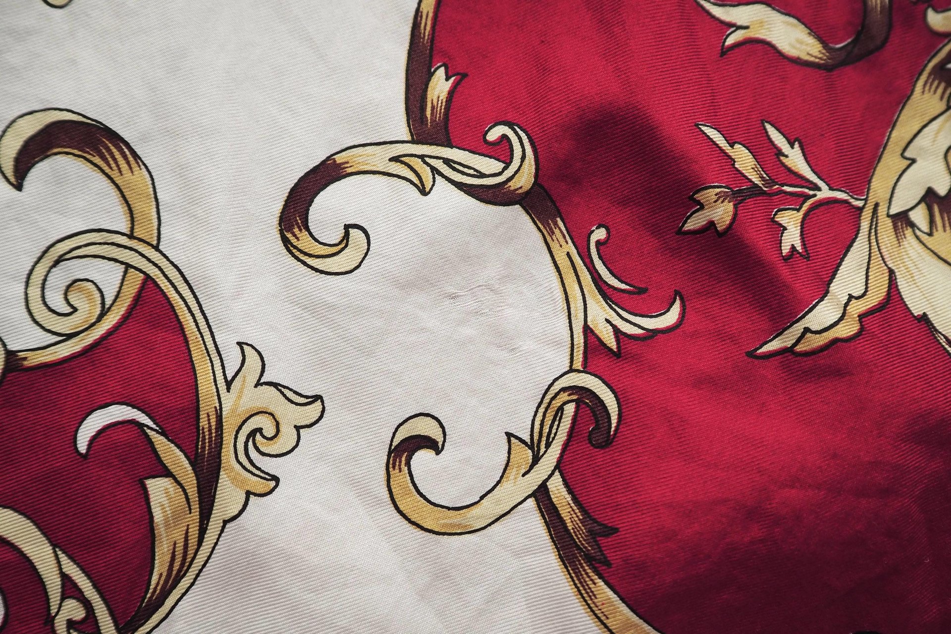 Vintage silk scarf | Baroque silk scarf | Large vintage silk scarf | Red, white and yellow silk scarf | Hand-rolled silk scarf