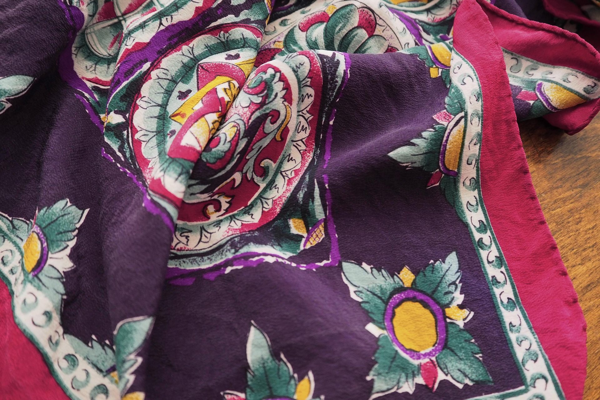 Vintage silk scarf | Purple silk scarf | Large vintage silk scarf | Made in Finland | Finnish silk scarf | Purple scarf