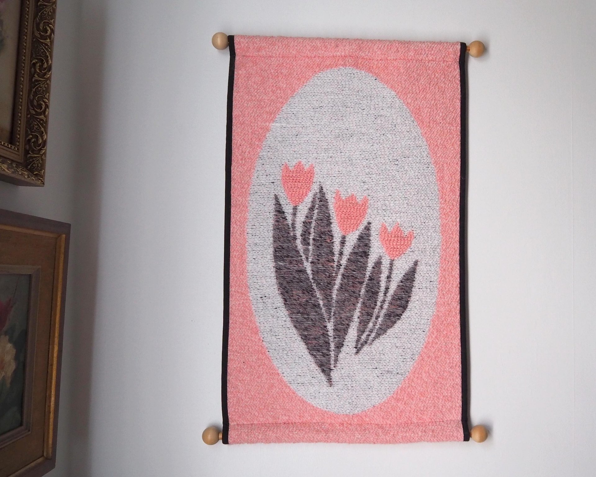 Vintage wall hanging | Pink floral wall hanging | Vintage floral wall hanging | Scandinavian woven textile | Made in Finland
