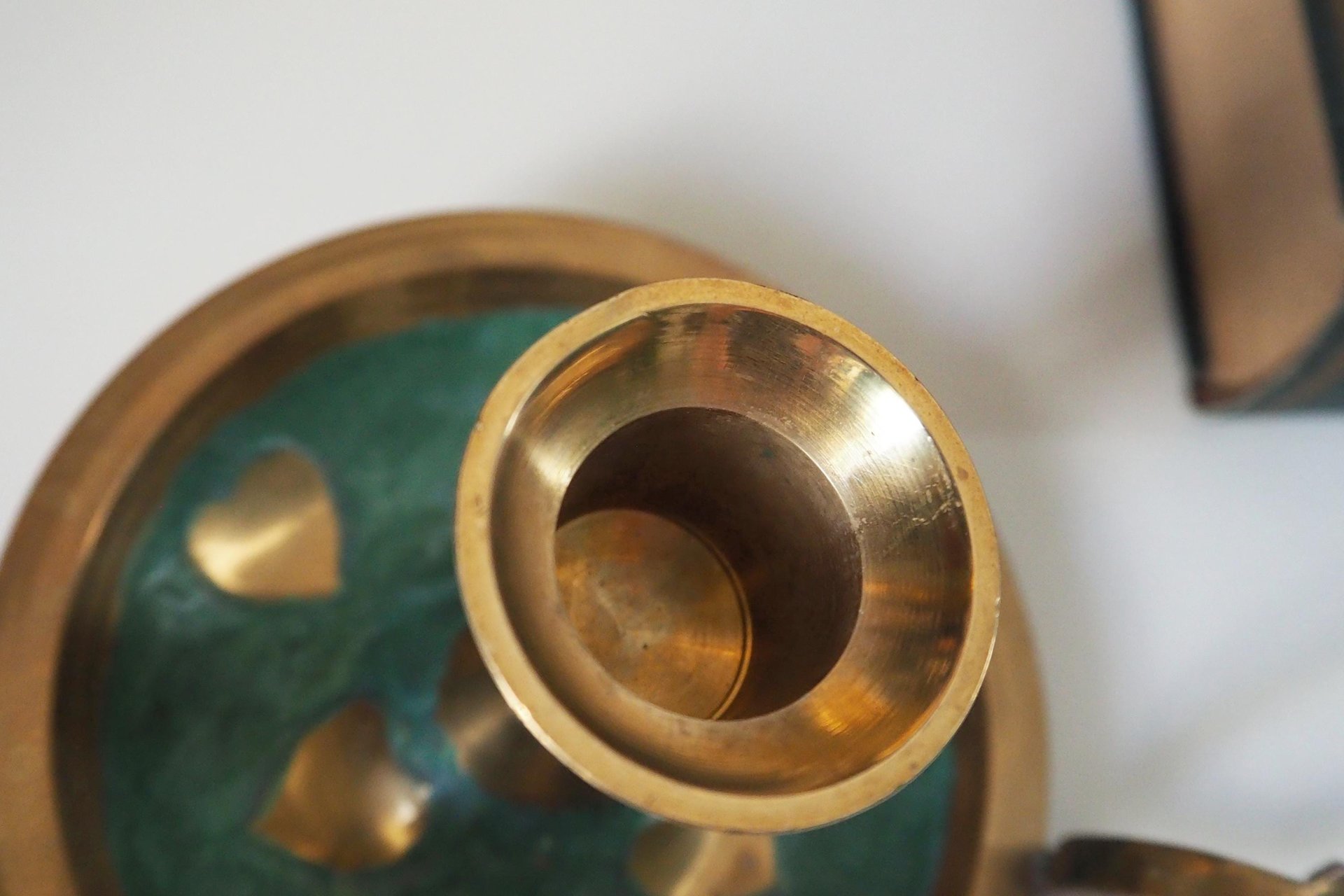 Set of two vintage chamber candlestick holders | Chamber candlestick holders | Vintage brass candleholders | Enamelled brass candle holders