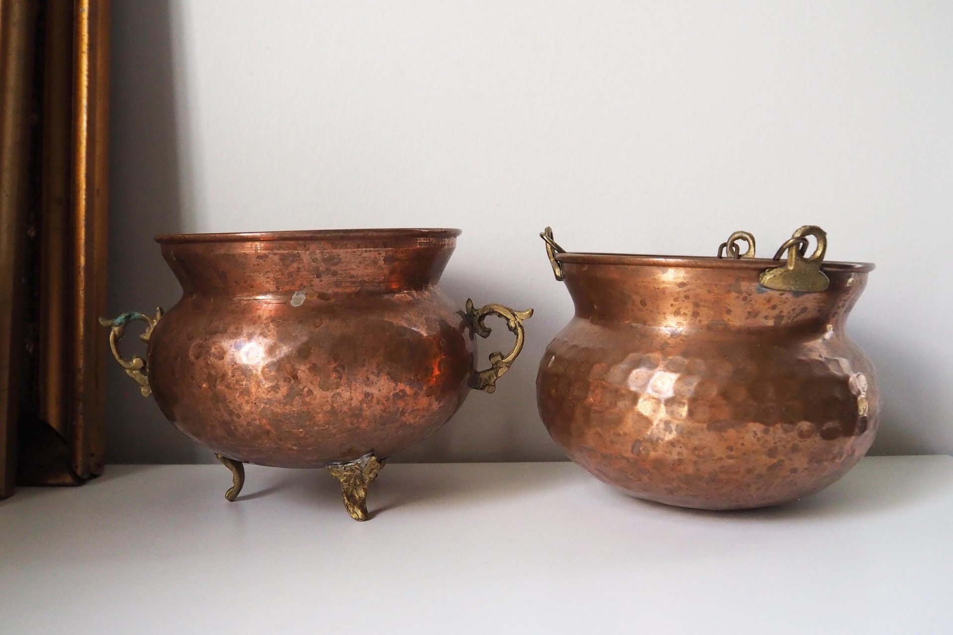 Set of two vintage copper planters | Mismatched copper planters | Round copper planters | Vintage copper planters | Hanging planter