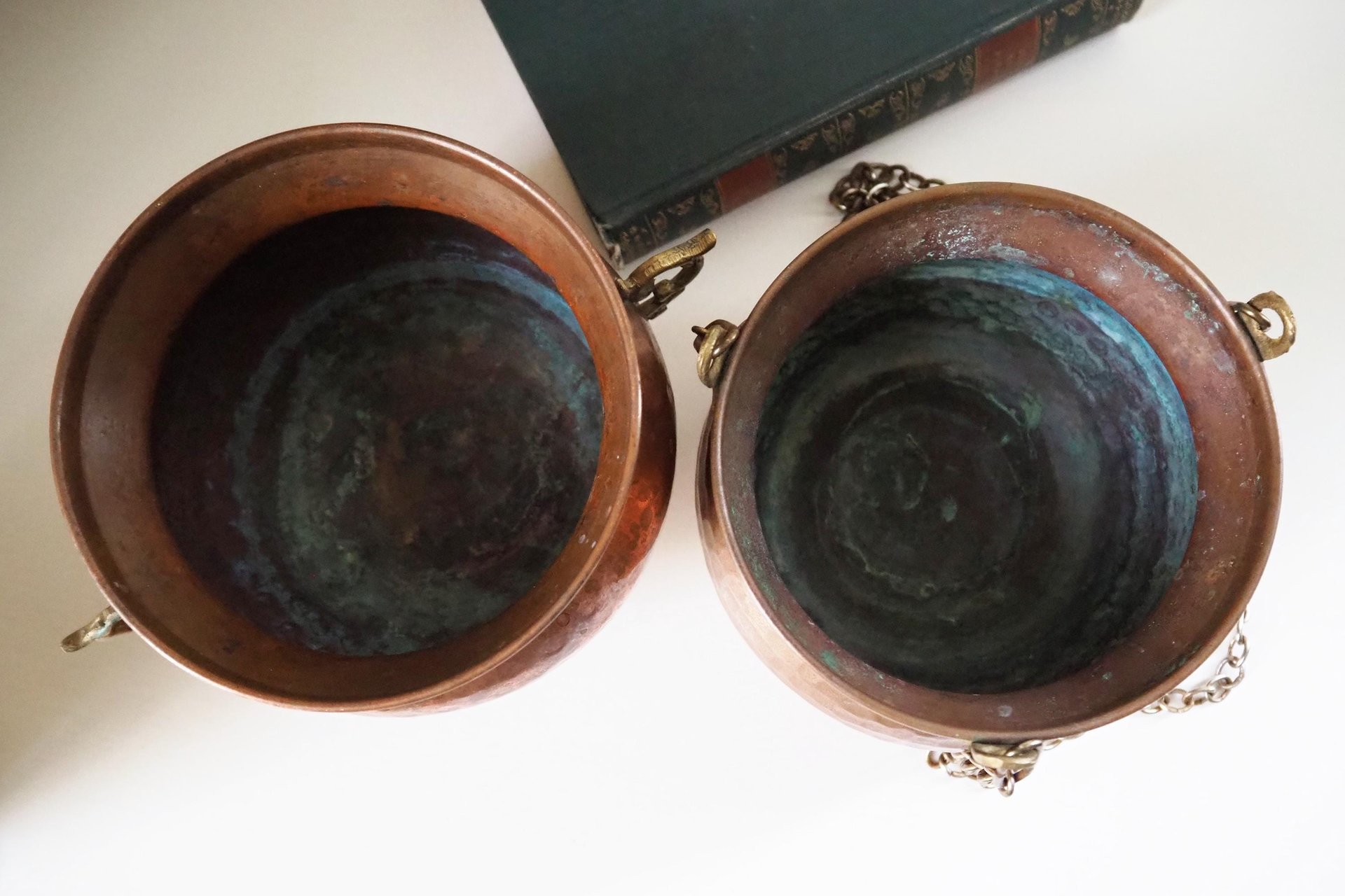 Set of two vintage copper planters | Mismatched copper planters | Round copper planters | Vintage copper planters | Hanging planter