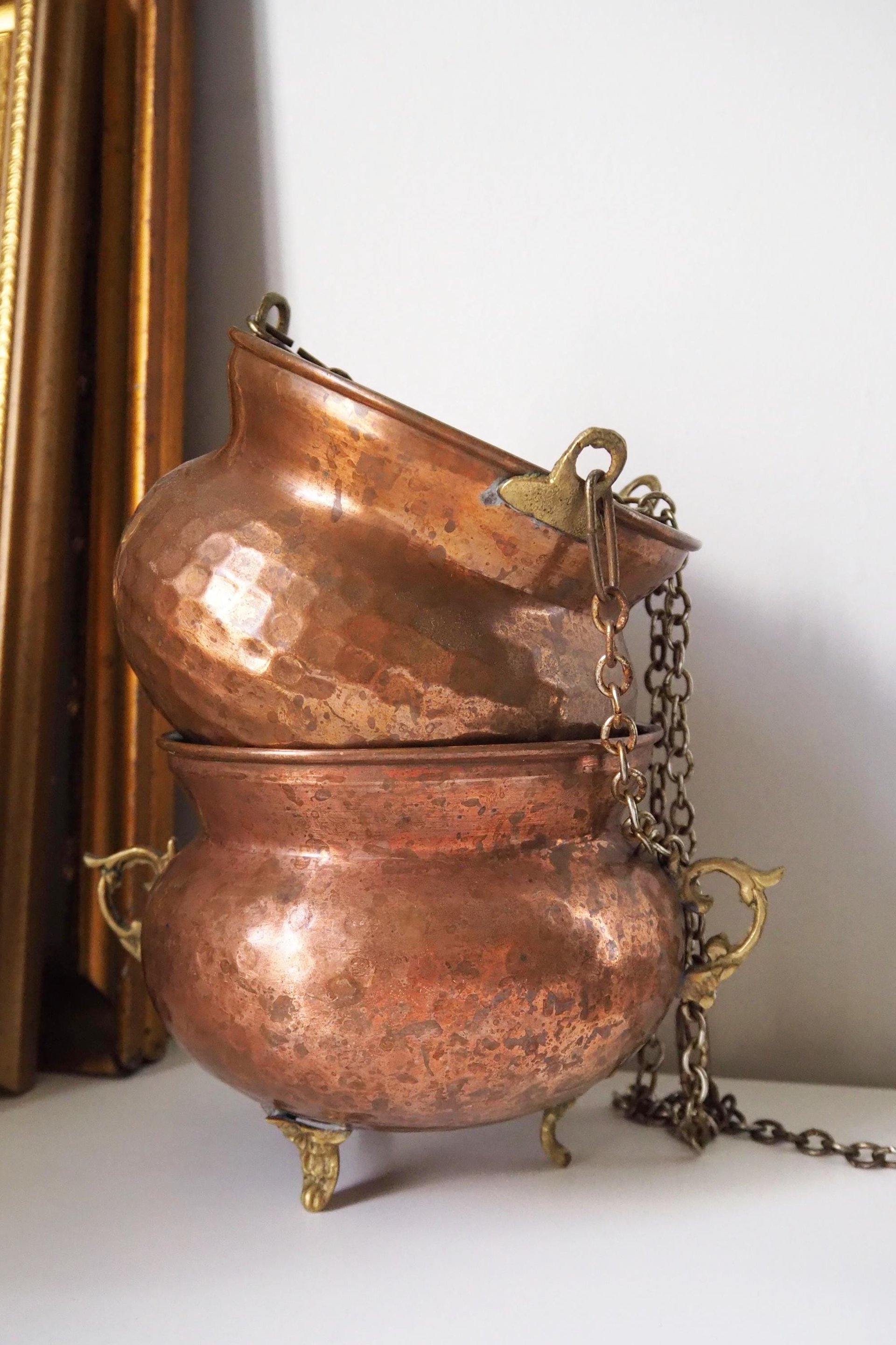 Set of two vintage copper planters | Mismatched copper planters | Round copper planters | Vintage copper planters | Hanging planter