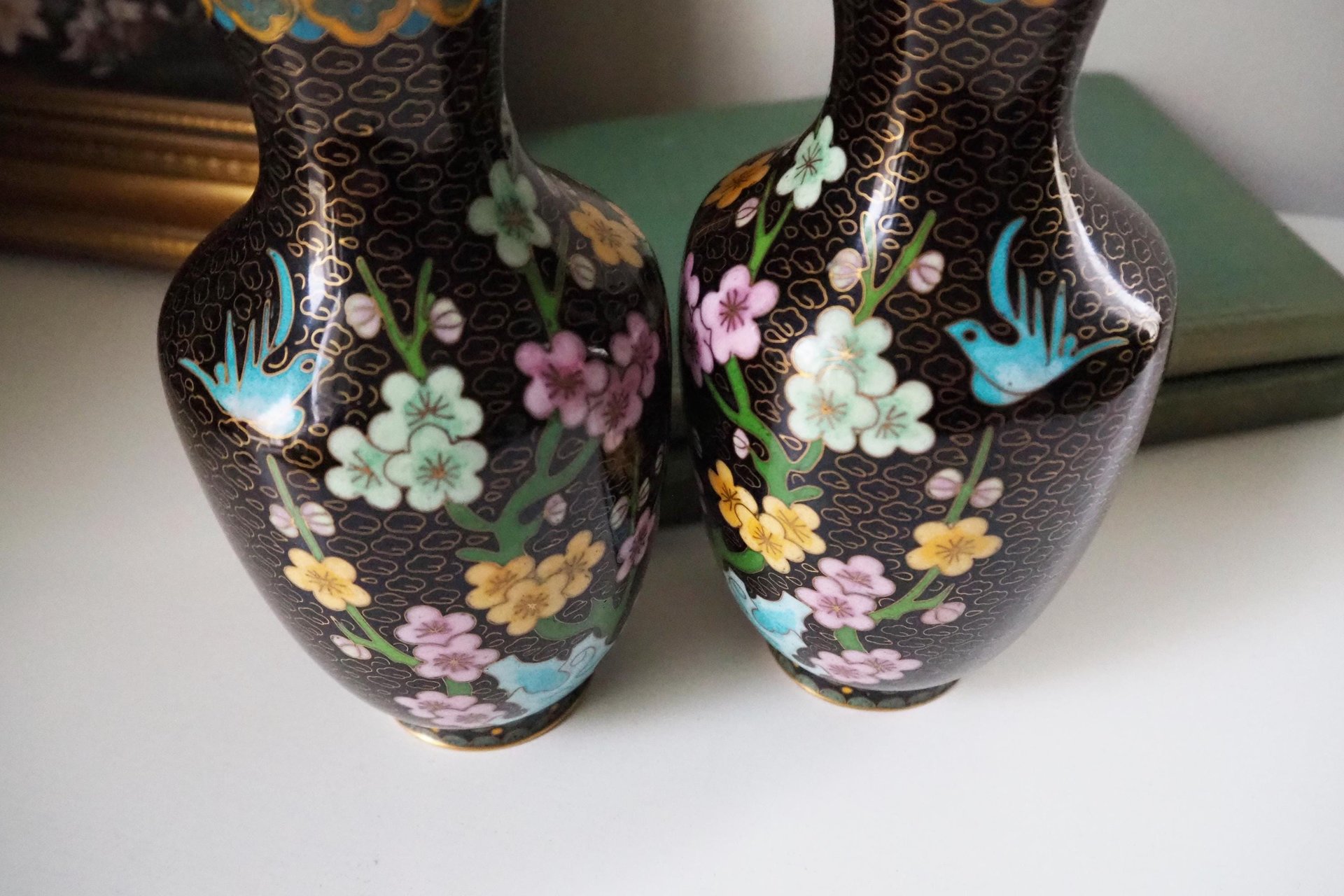 Vintage Cloisonné vase set | Mirrored pair of Cloisonné vases | Vintage vases | Cloisonné vases | Matching Cloisonné vases