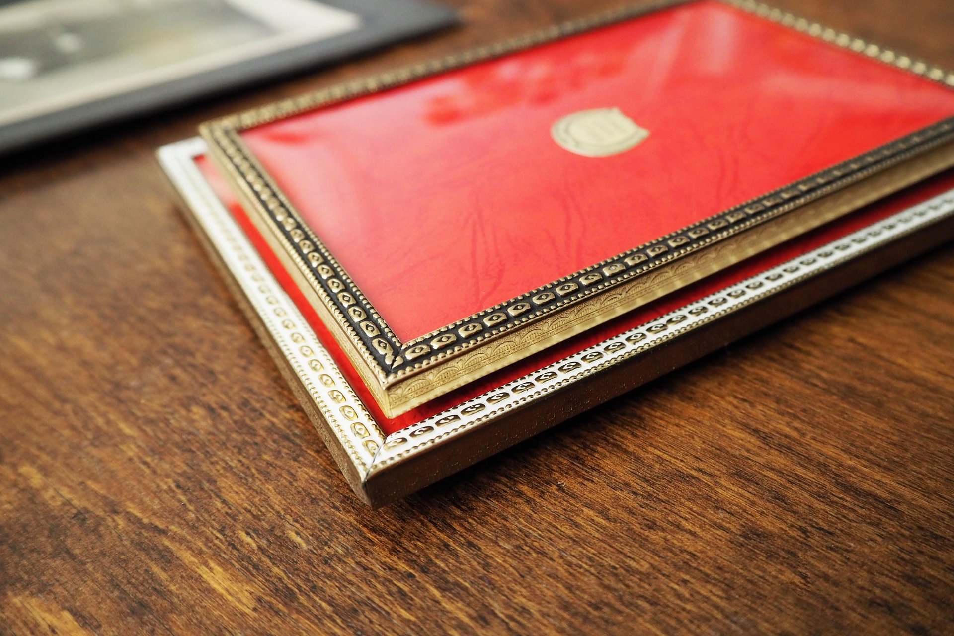 Vintage photo frames | Set of two vintage photo frames | Brass picture frames | Mismatched vintage frames | Made in Denmark