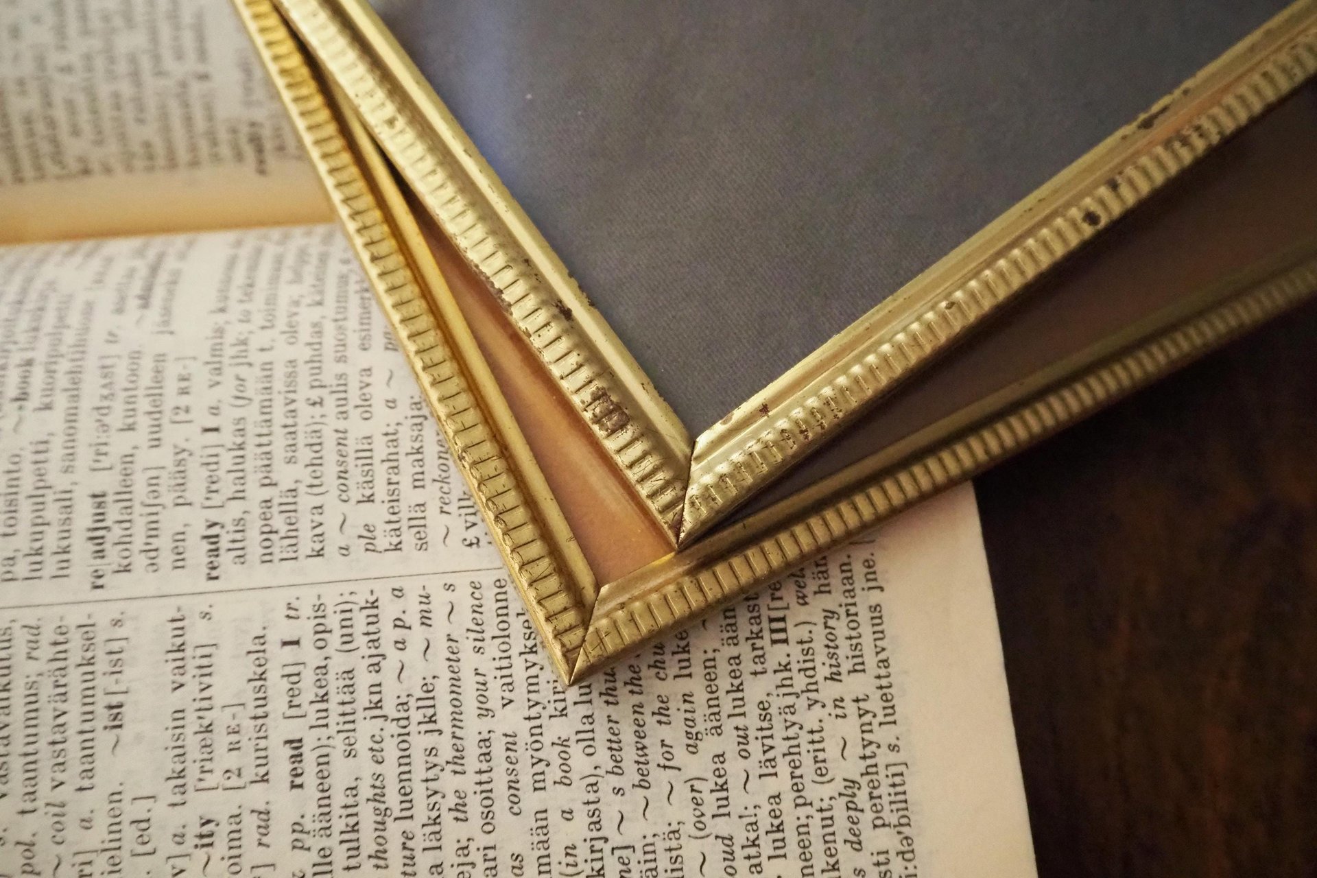 Set of two vintage brass photo frames | Brass photo frames 10x15 cm | Matching picture frames | Vintage brass picture frames
