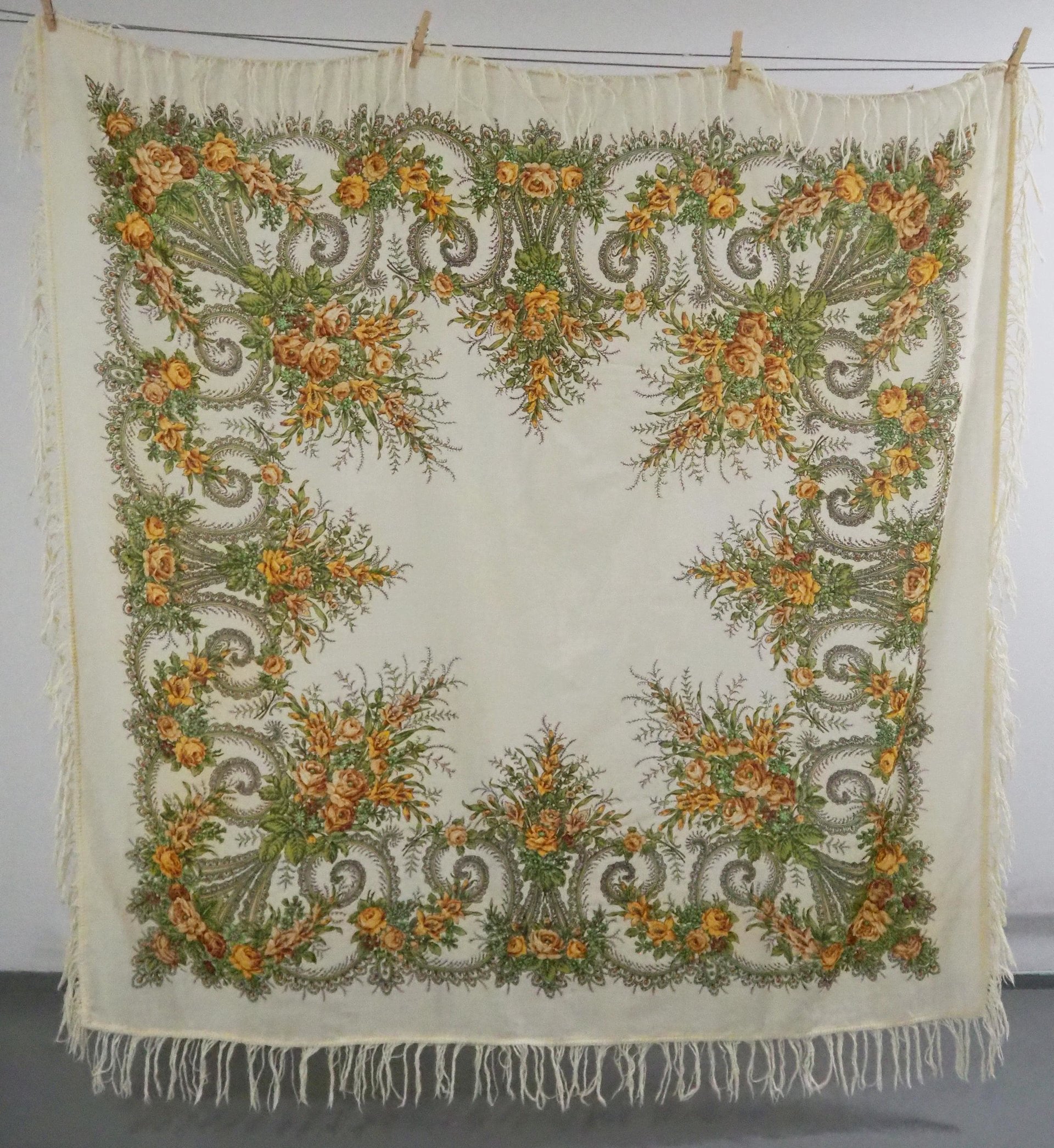 Vintage floral scarf | Large vintage wool scarf | Floral shawl with fringe | Vintage wool shawl | Retro floral scarf | Slavic floral scarf