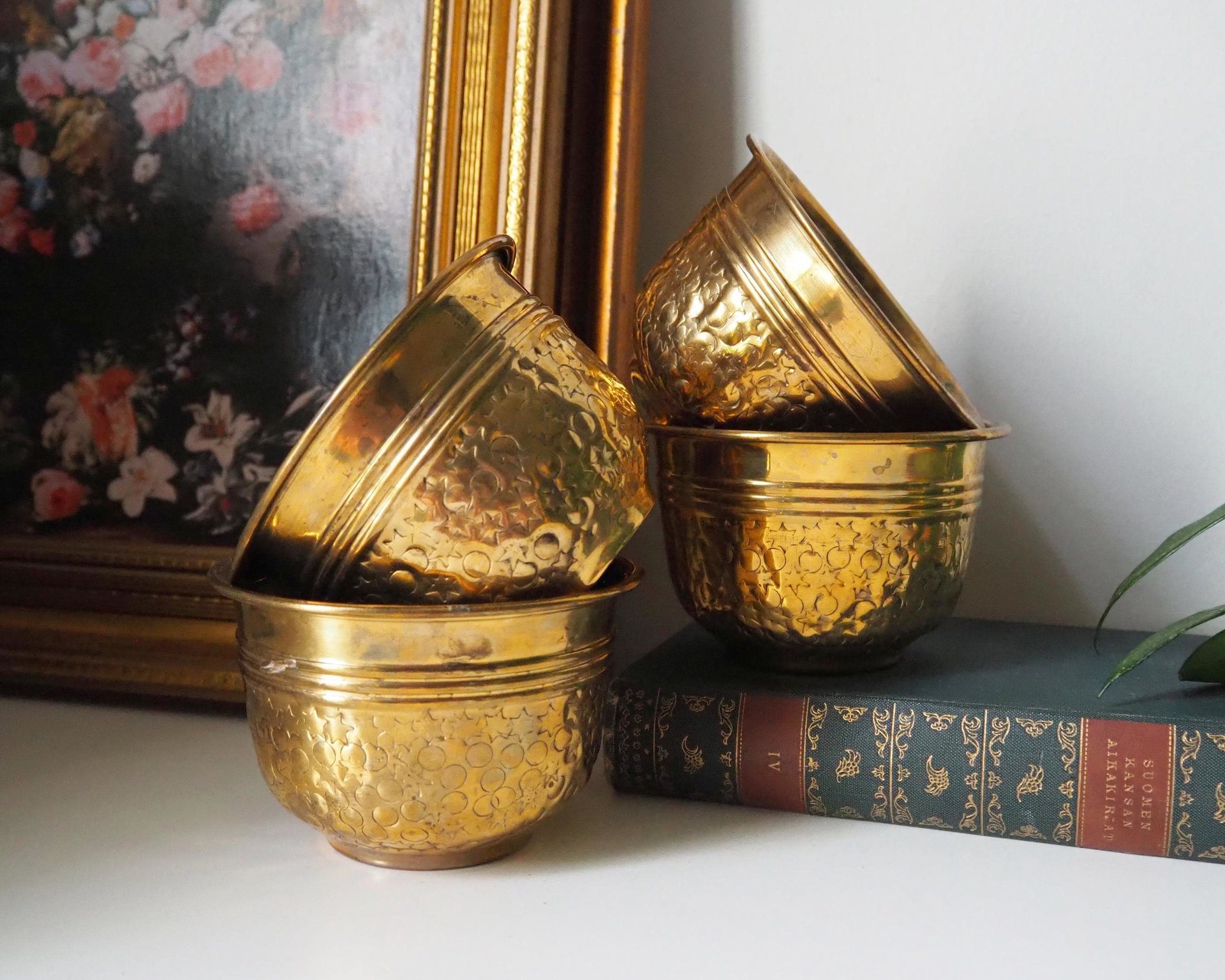 Set of four vintage planters | Small matching brass planters | Vintage brass planters | Round vintage planters | Vintage planters