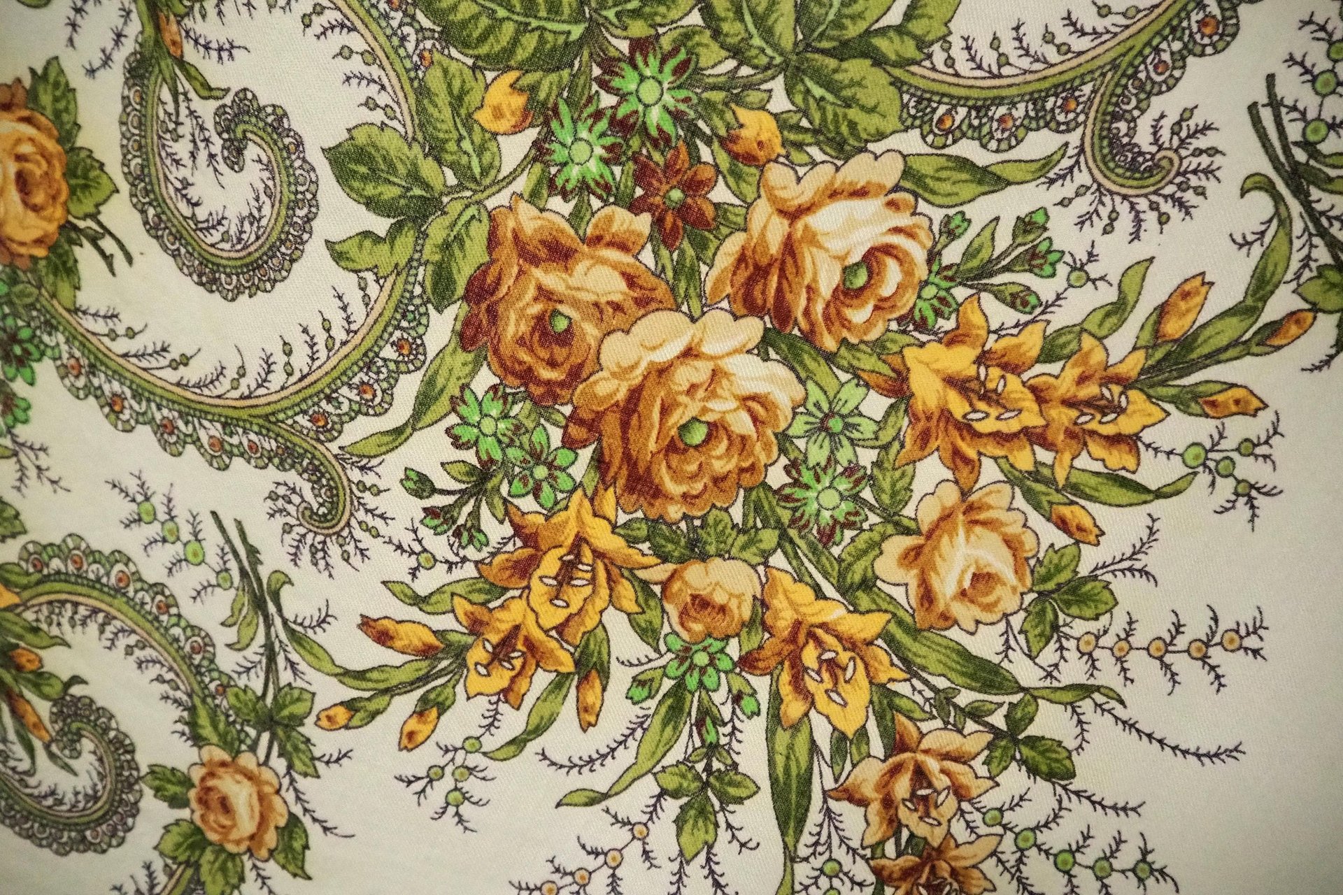 Vintage floral scarf | Large vintage wool scarf | Floral shawl with fringe | Vintage wool shawl | Retro floral scarf | Slavic floral scarf