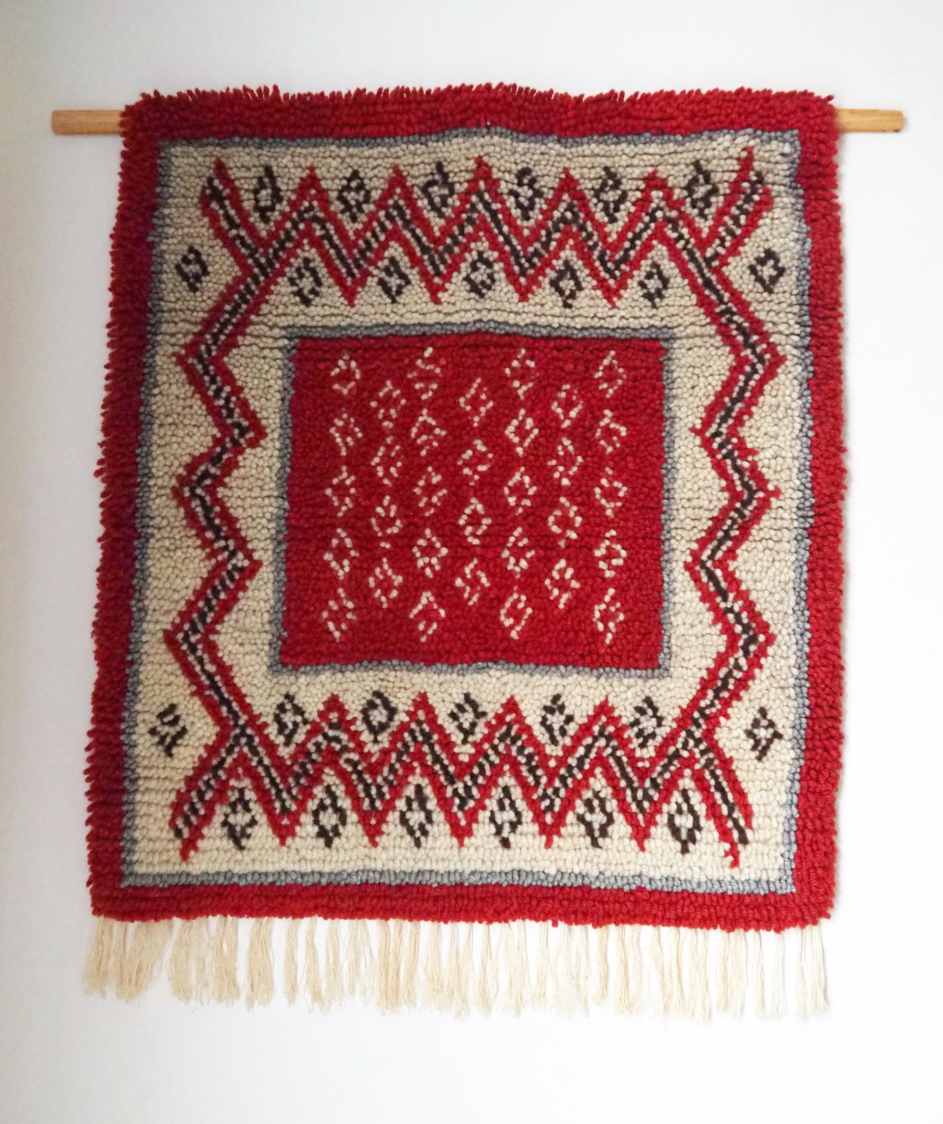 Vintage Rya wall hanging | Scandinavian Rya rug | Woollen vintage wall hanging | Vintage Rya rug | Traditional Scandinavian wall hanging