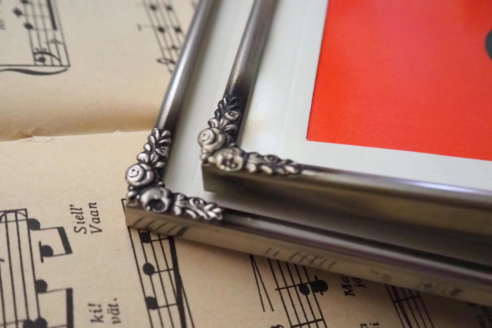 Set of two vintage silver plated photo frames | Small silver plated photo frames | Vintage picture frames | Matching frames