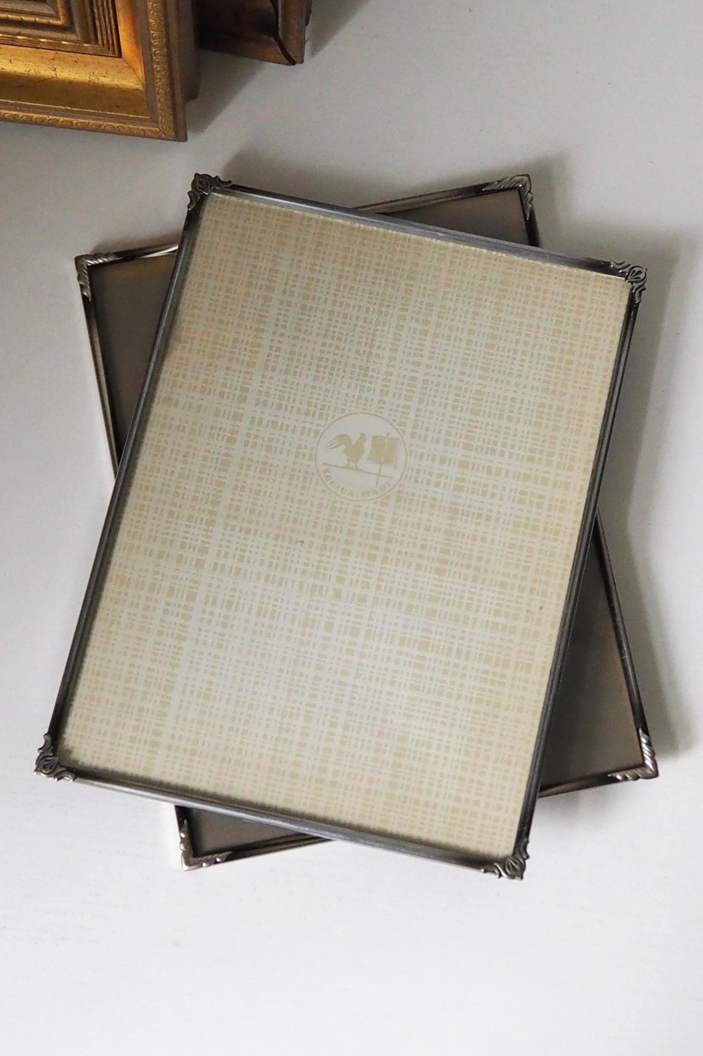 Set of two vintage photo frames | Mismatched photo frames | Vintage silver plated frames | Silver plated picture frames | Vintage frames