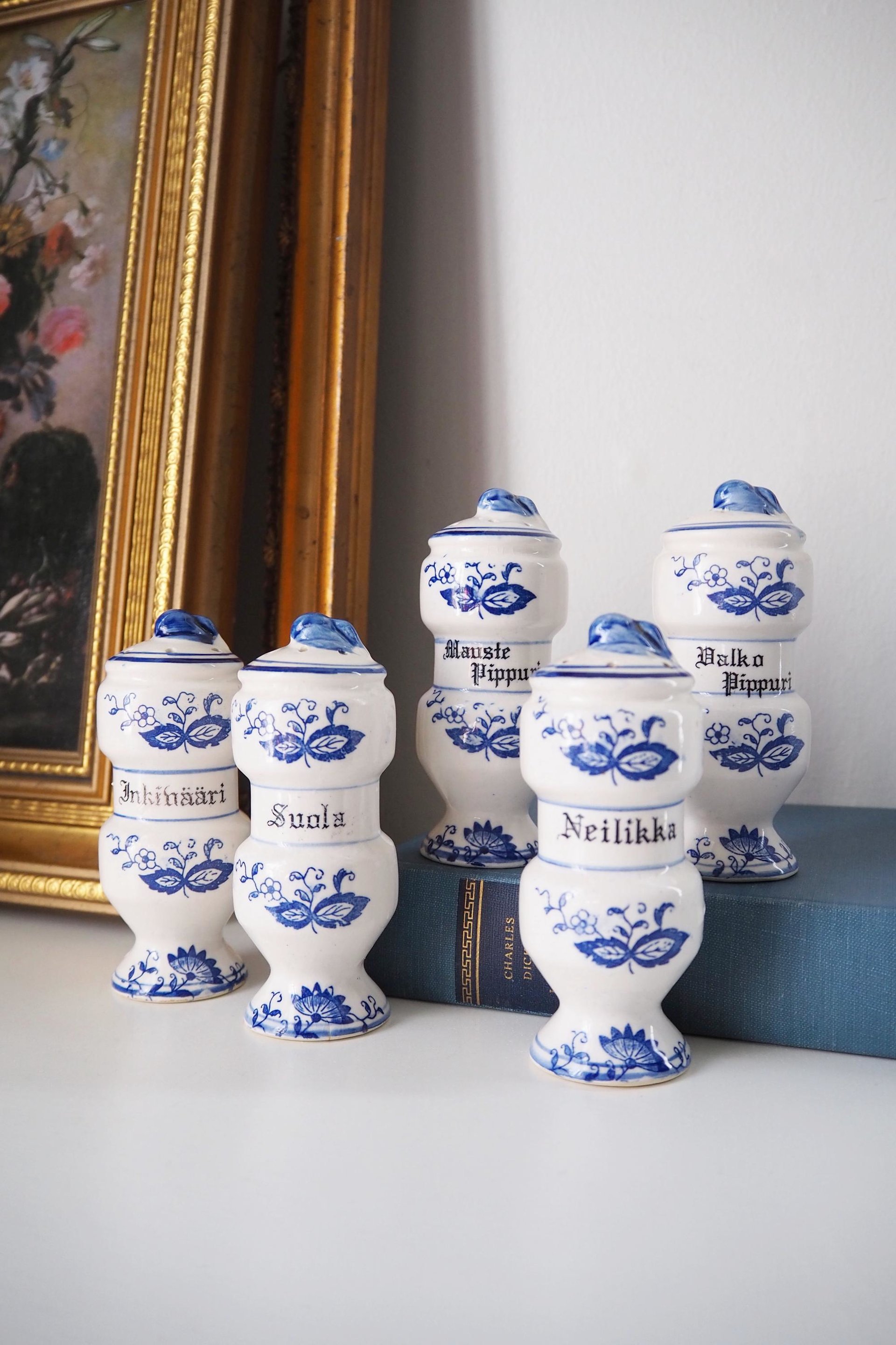 Set of five vintage ceramic spice jars | Blue Onion spice jars | Vintage ceramic spice jars | Blue and white spice jars | Made in Japan