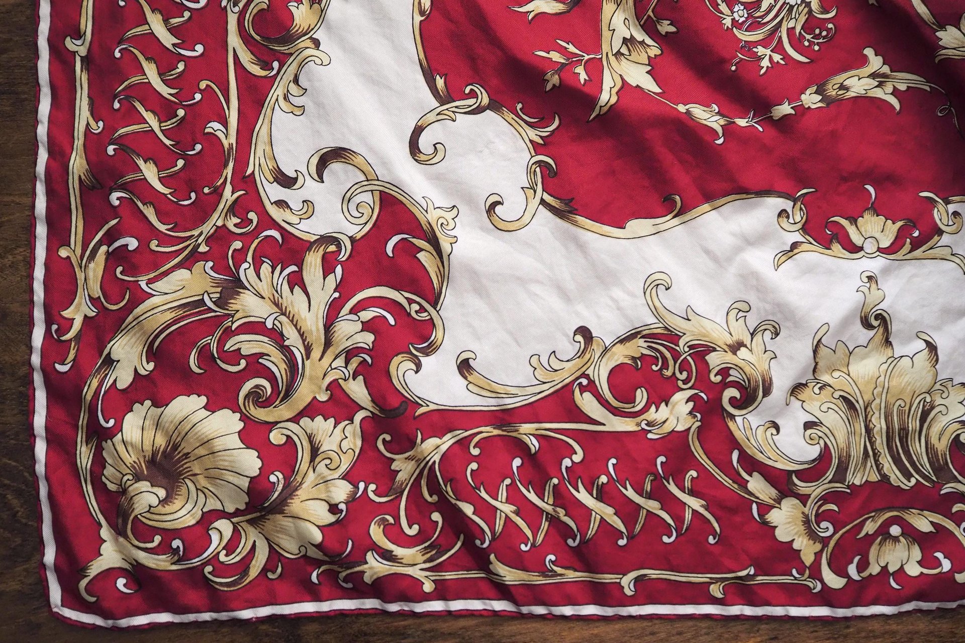 Vintage silk scarf | Baroque silk scarf | Large vintage silk scarf | Red, white and yellow silk scarf | Hand-rolled silk scarf