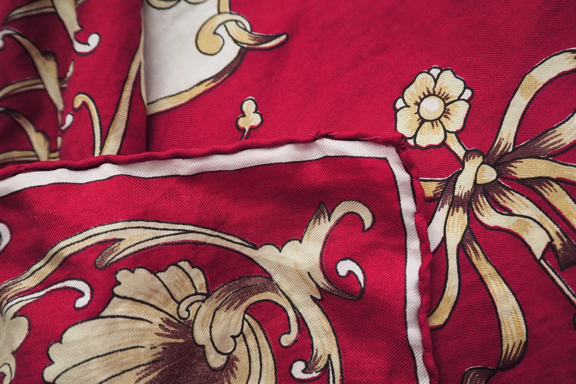 Vintage silk scarf | Baroque silk scarf | Large vintage silk scarf | Red, white and yellow silk scarf | Hand-rolled silk scarf