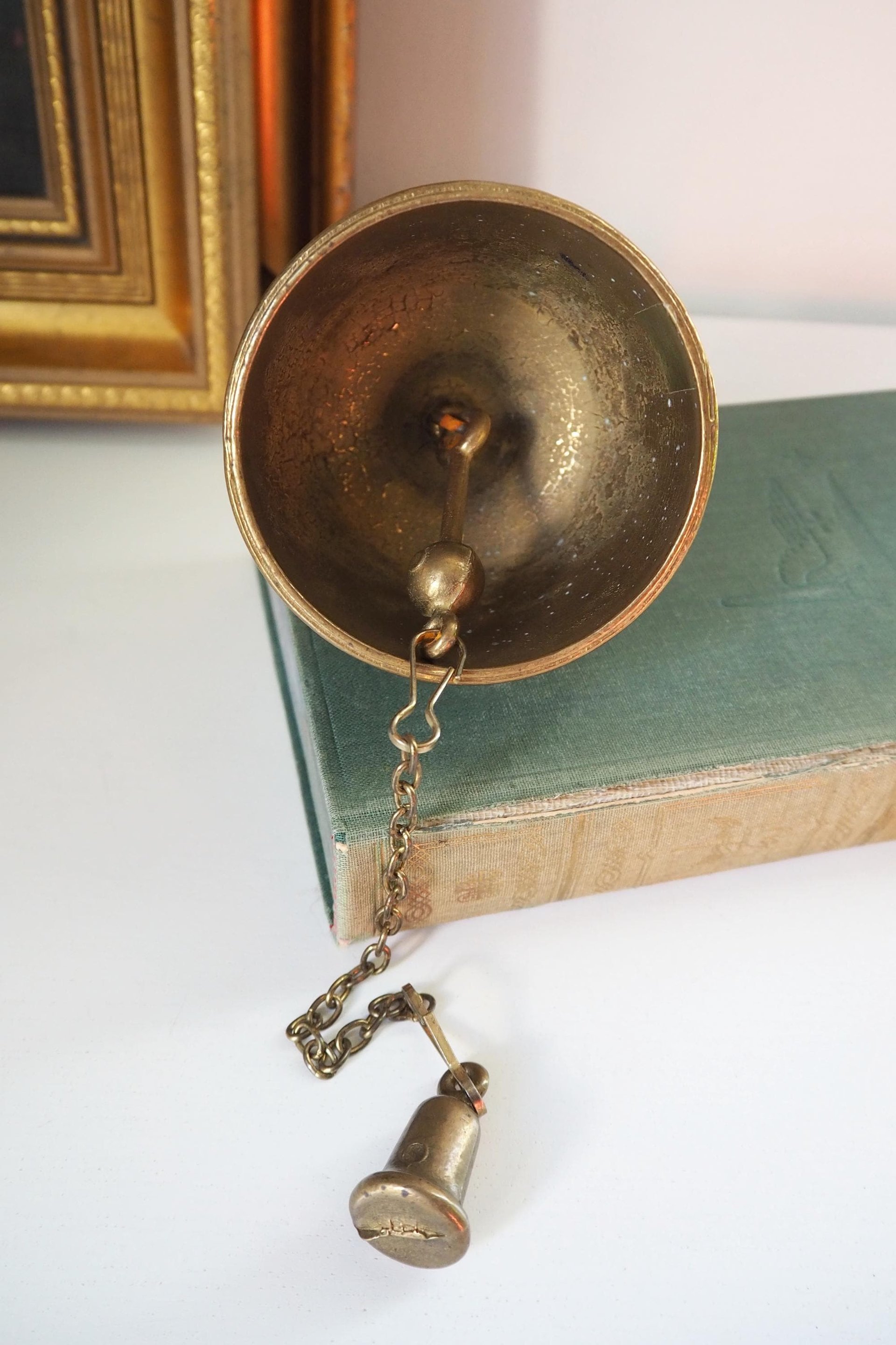 Vintage brass hanging bell | Brass hanging bell | Brass dinner bell | Vintage hanging bell | Vintage brass bell